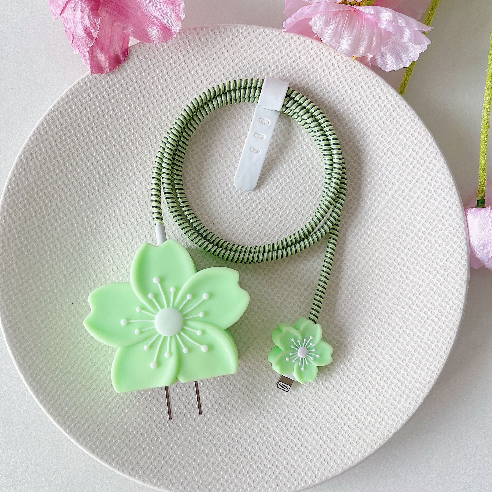 Peeperly Stylized Lush Bloom Charger Protector Kit - view 6