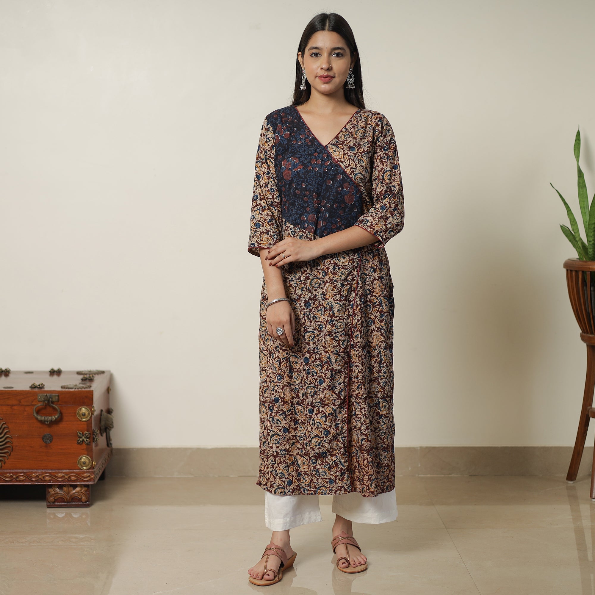 ITOKRI CASUALS Brown - Pedana Kalamkari Block Printed Cotton Straight Kurta with Ajrakh Patchwork 09 - view 2