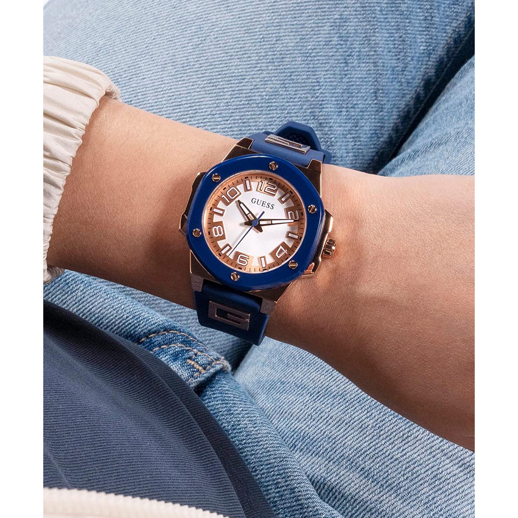 Guess G Hype Women Quartz Two Tone Dial Analog Silicone Watch GW0555L4 - view 4