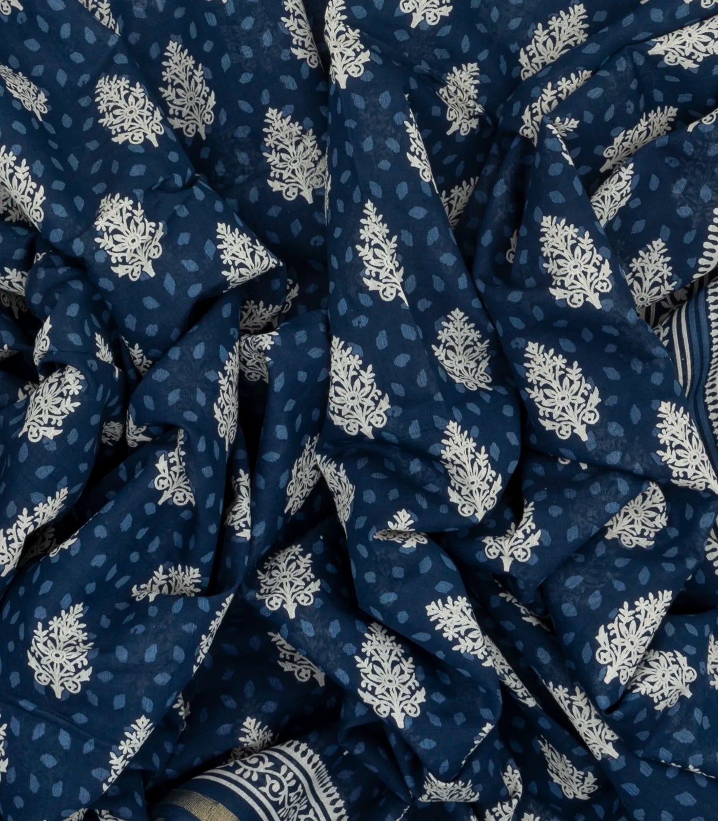 RmKV Navy Blue Woven Jaipur Cotton Saree With Printed Cream Floral Motifs - view 3
