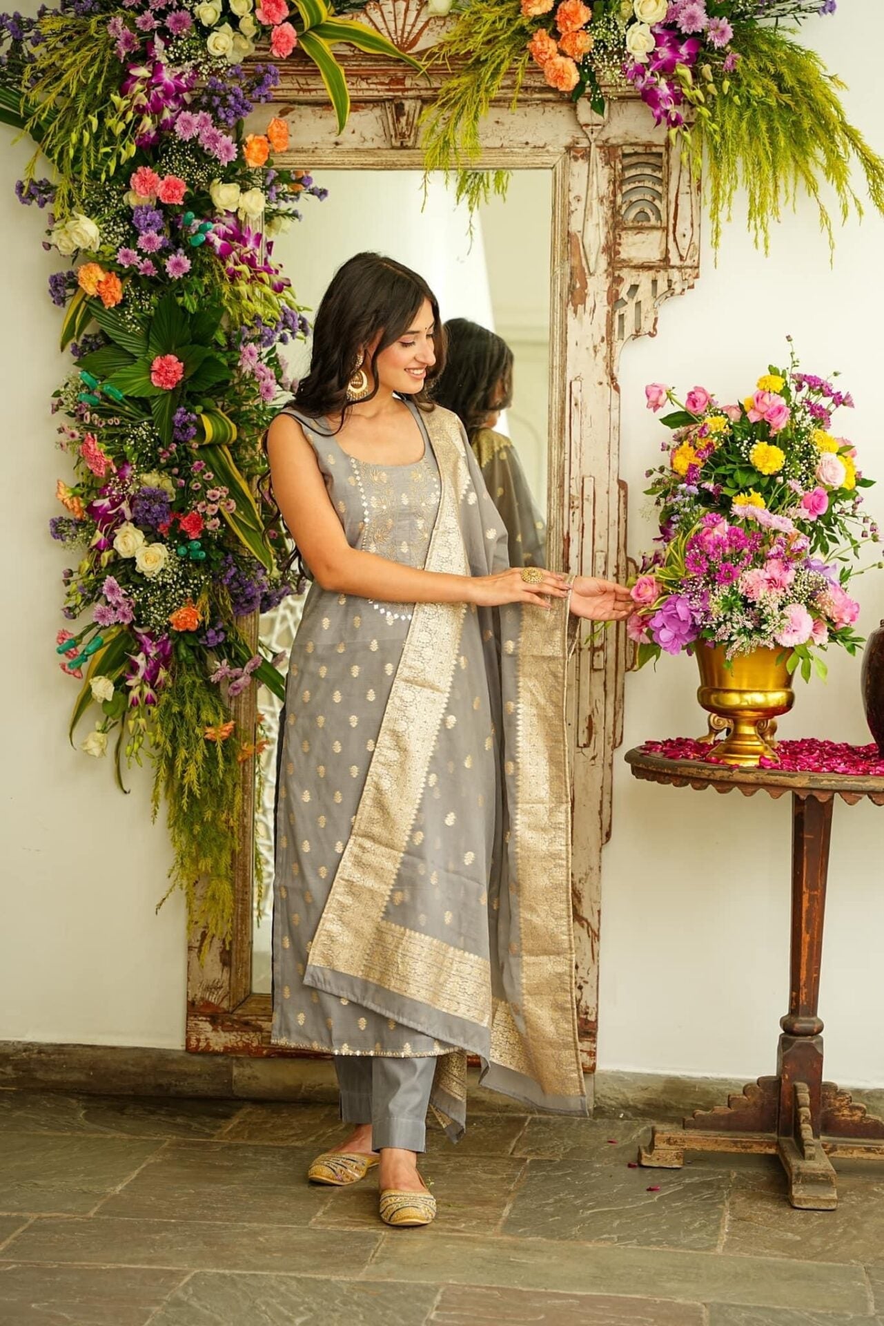 Idaho-o Harper grey chanderi set - view 2