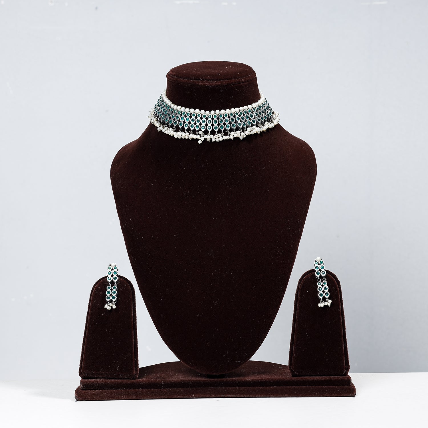 WHITE RIVER STORIES Antique Silver Finish Oxidized Brass Base Stone Work Necklace Set