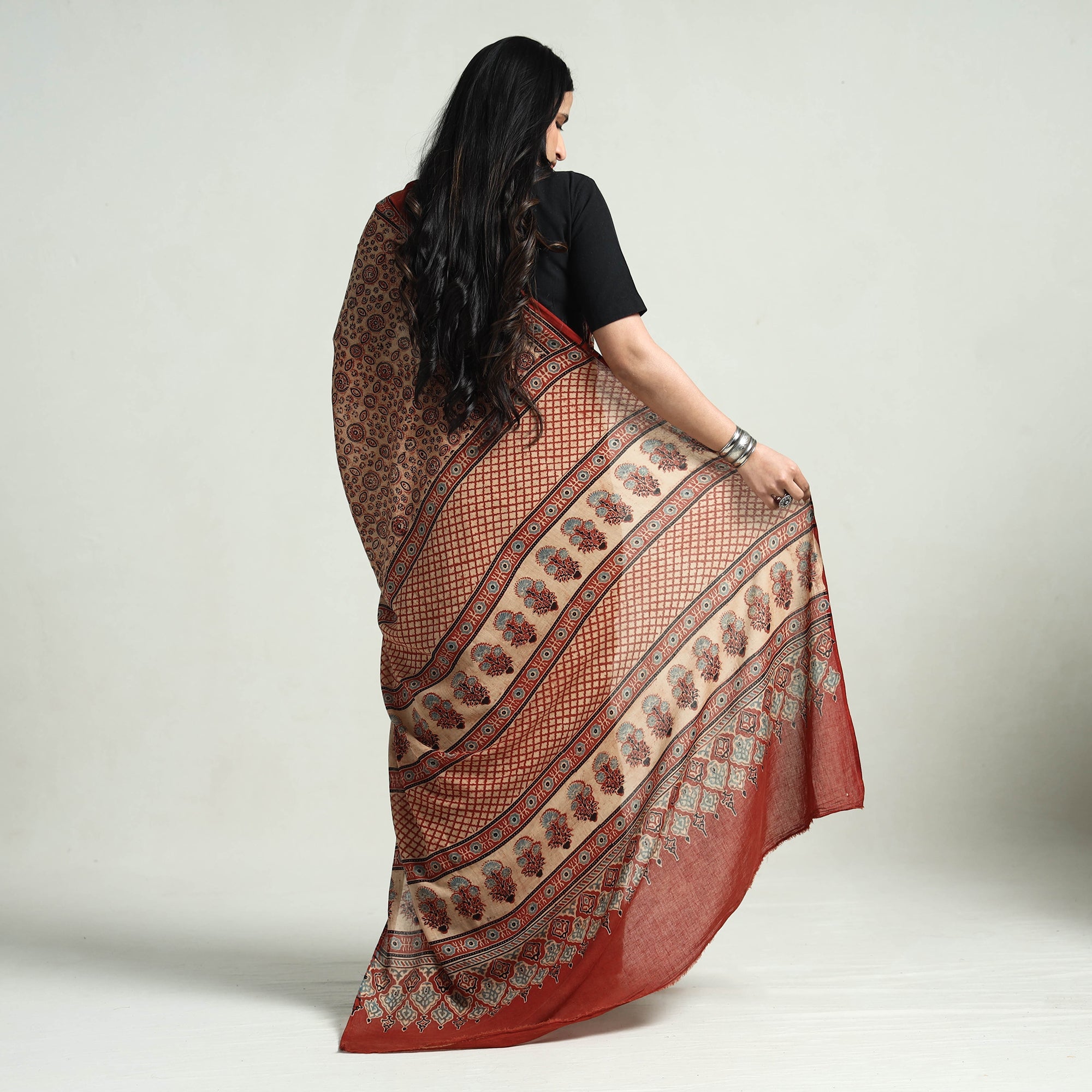 KACHCHH JI CHHAAP Brown - Block Printed Mul Cotton Ajrakh Saree - view 6