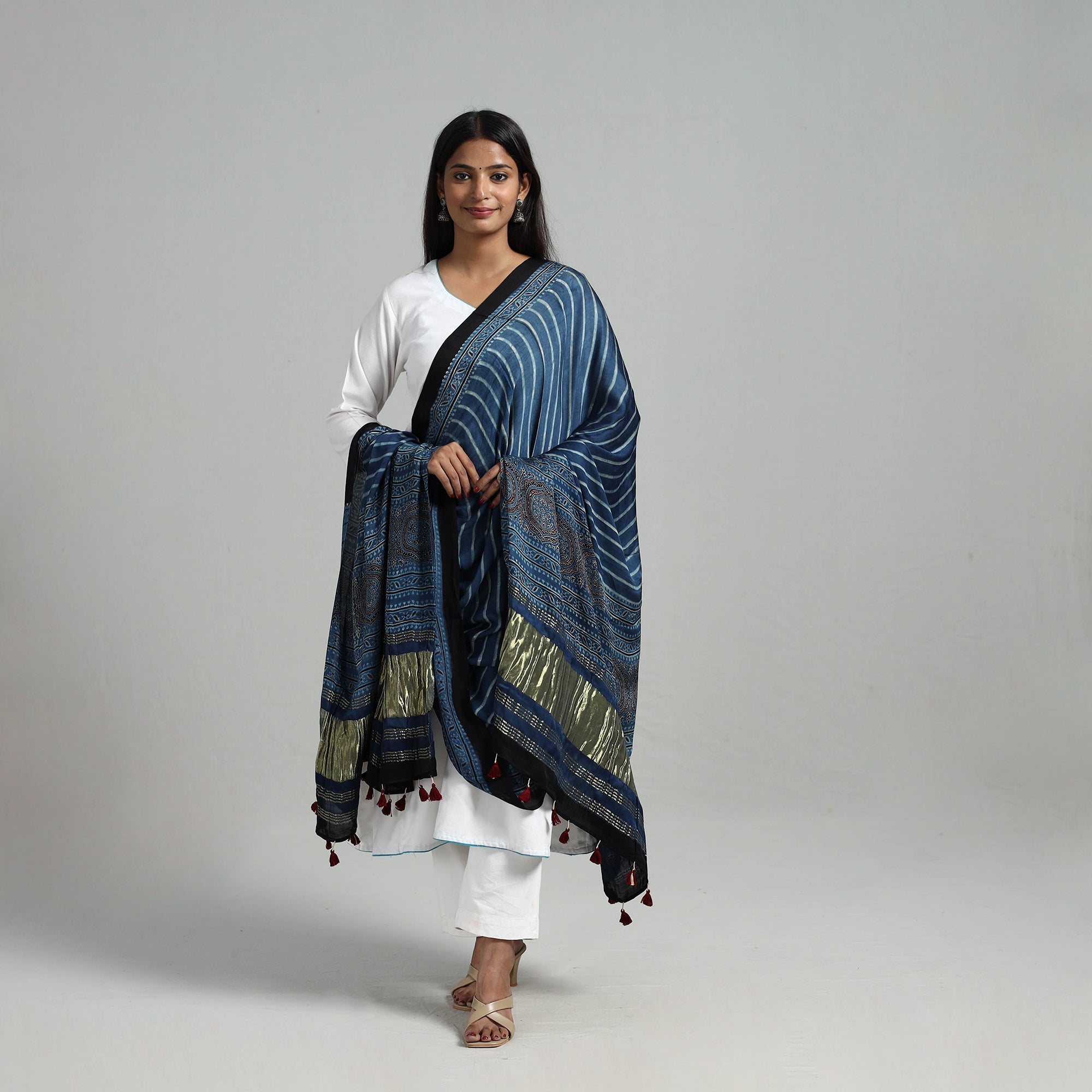 RIYAZ ABDULMAJID KHATRI - AJRAKH Modal Silk Block Print Ajrakh Dupatta 02 - view 3
