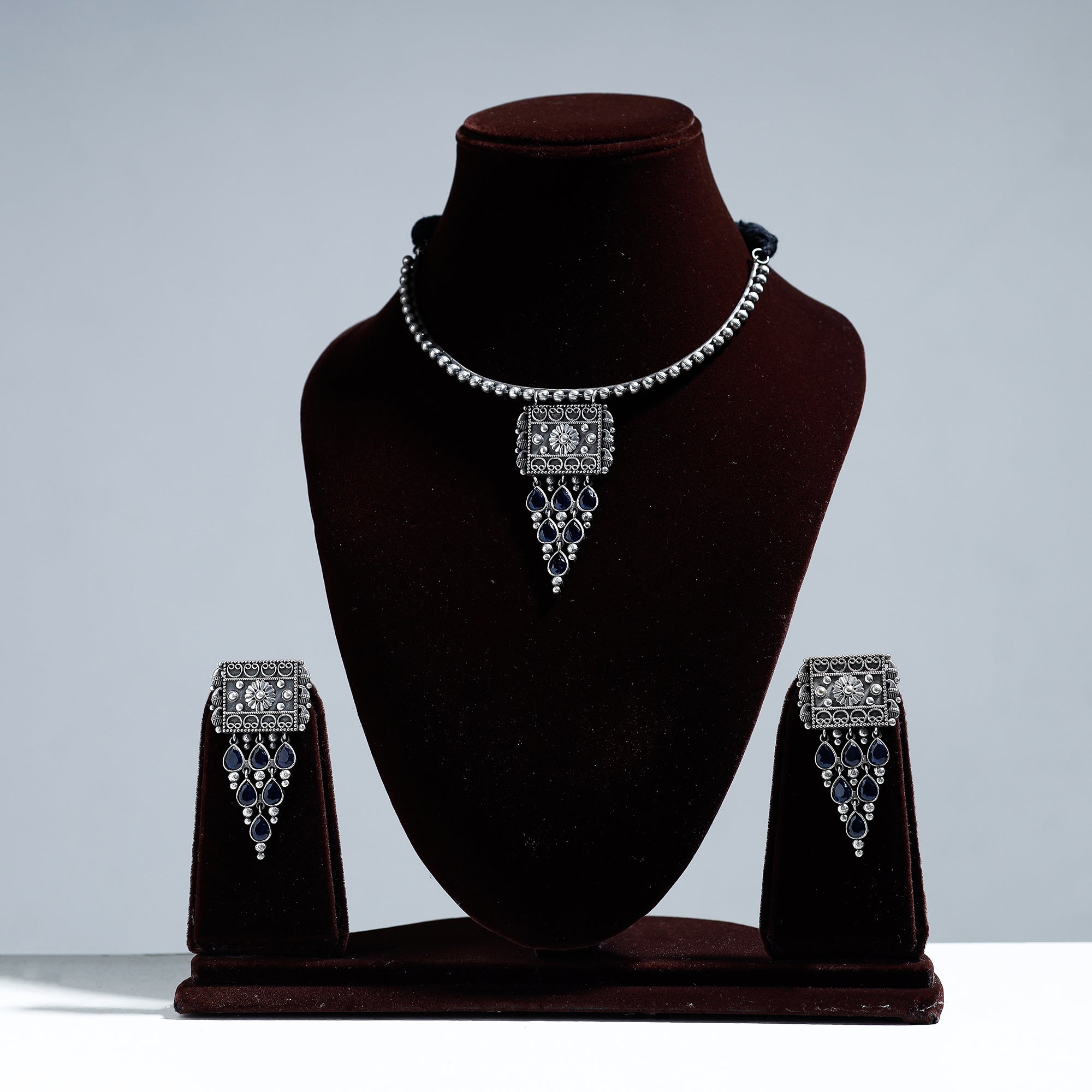 WHITE RIVER STORIES Antique Silver Finish Oxidised Brass Base Stone Work Necklace Set
