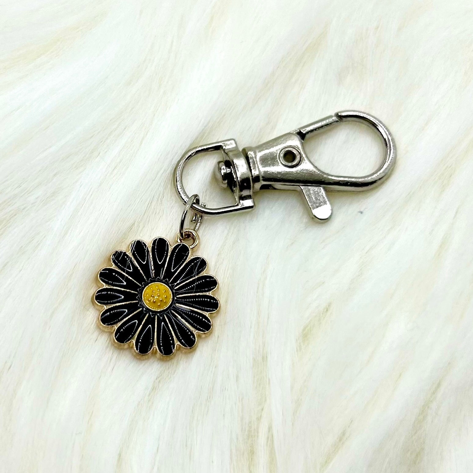 Casebasket Twilight Bloom Phone Charm - view 2