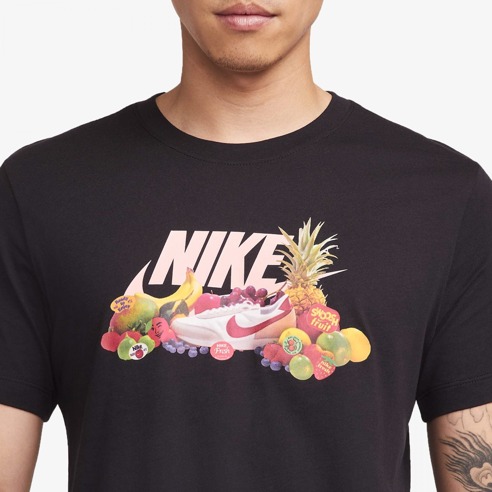 Nike | SPORTSWEAR T-SHIRT { BLACK