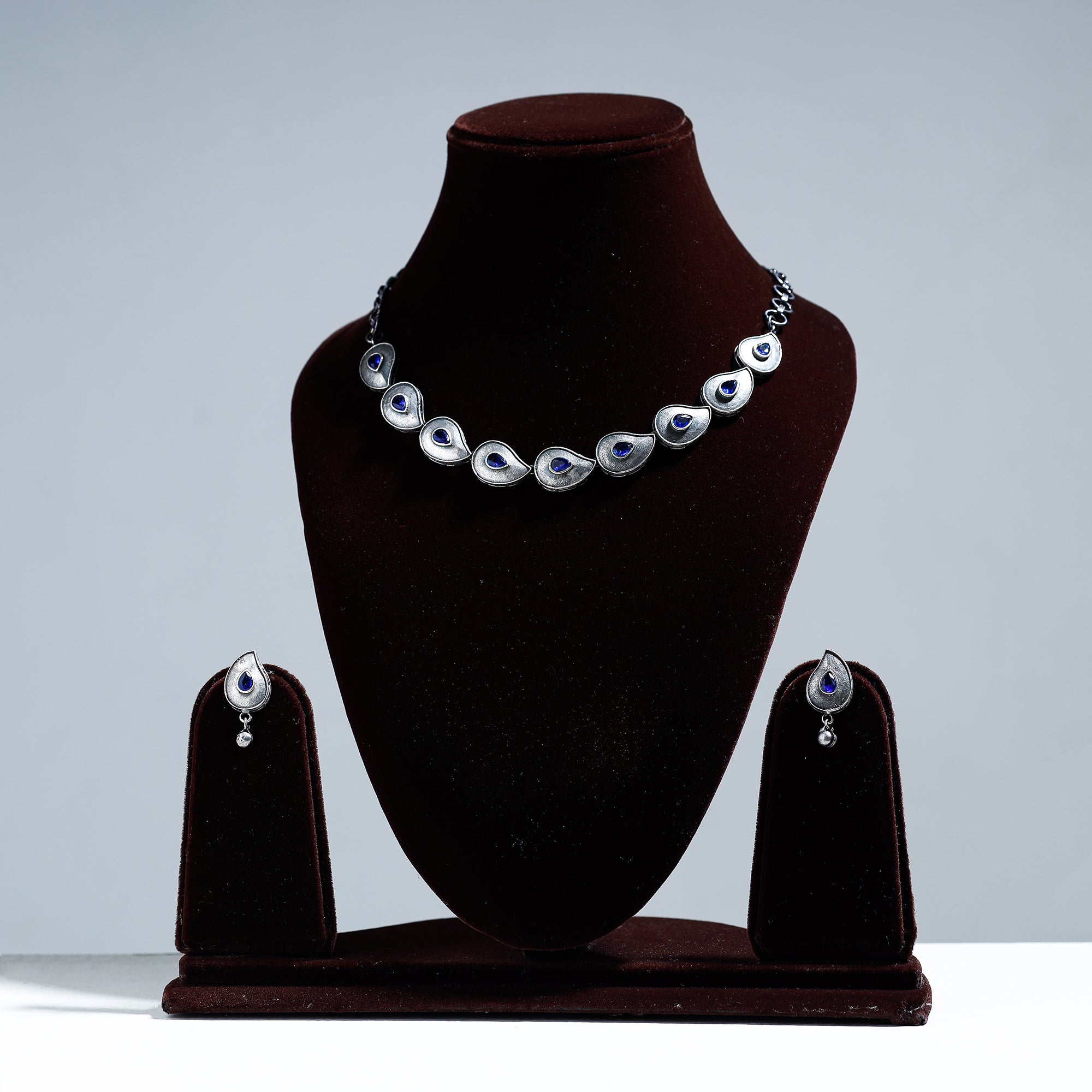 WHITE RIVER STORIES Antique Silver Finish Oxidised Brass Base Stone Work Necklace Set