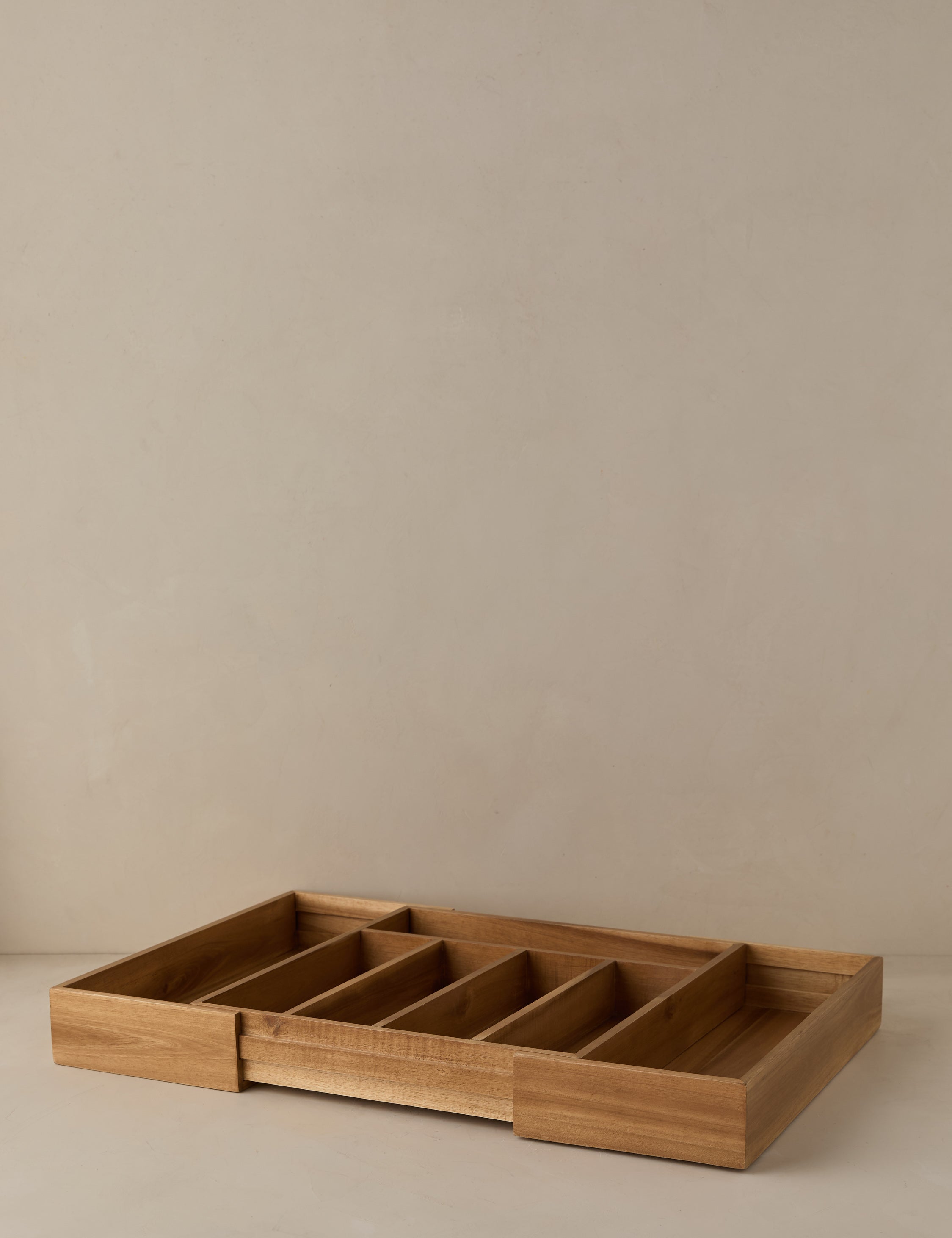 Lulu and Georgia Lenz Expandable Cutlery Tray - view 2