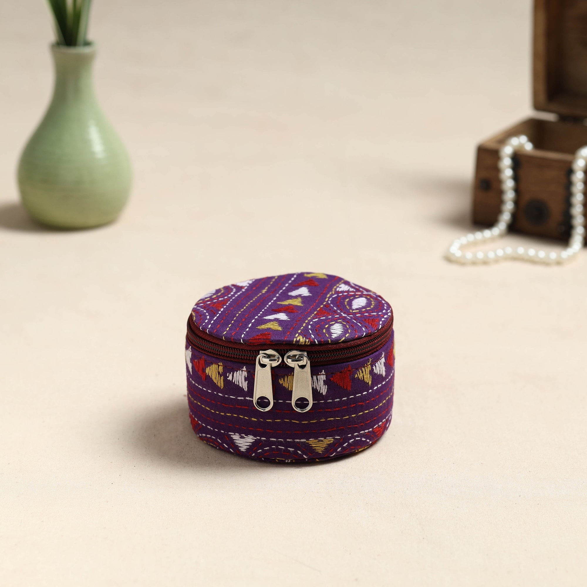 ASALKAAR Bengal Kantha Work Handcrafted Round Utility Box