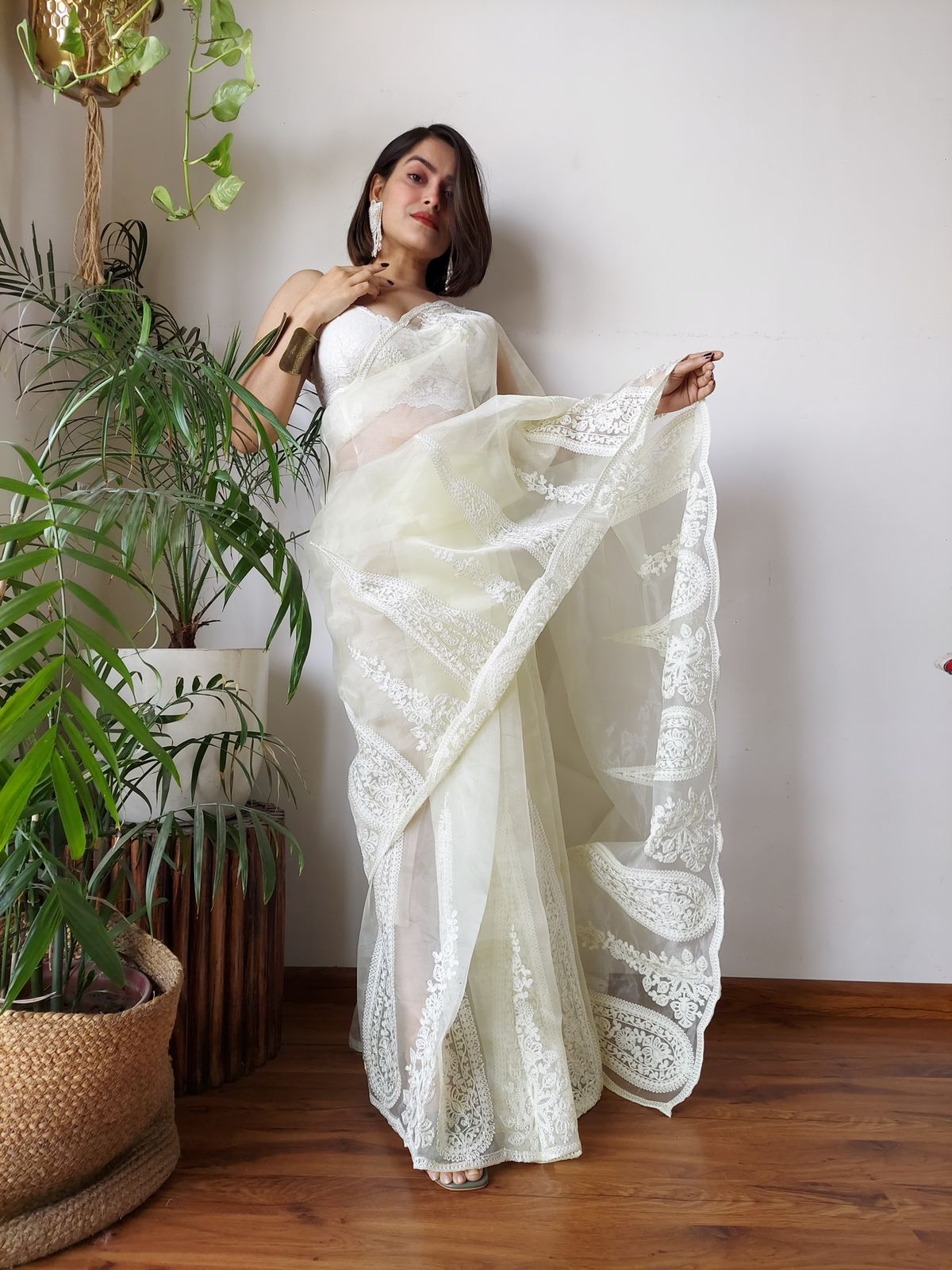 ClothsVilla White Semi-Pure Organza Saree with Exquisite Lucknowi Work & Matching Blouse - view 2