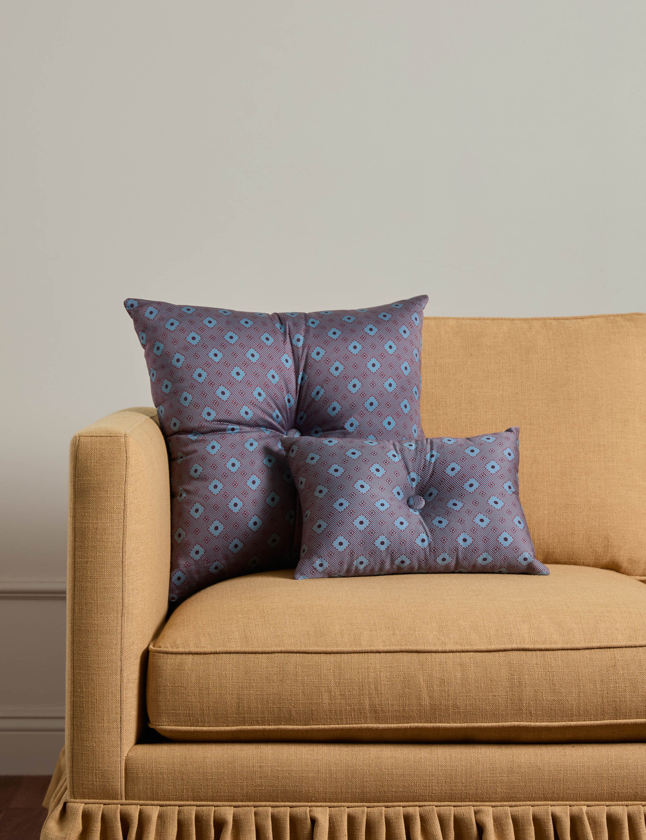 Lulu and Georgia Amesbury Pillow – Robin