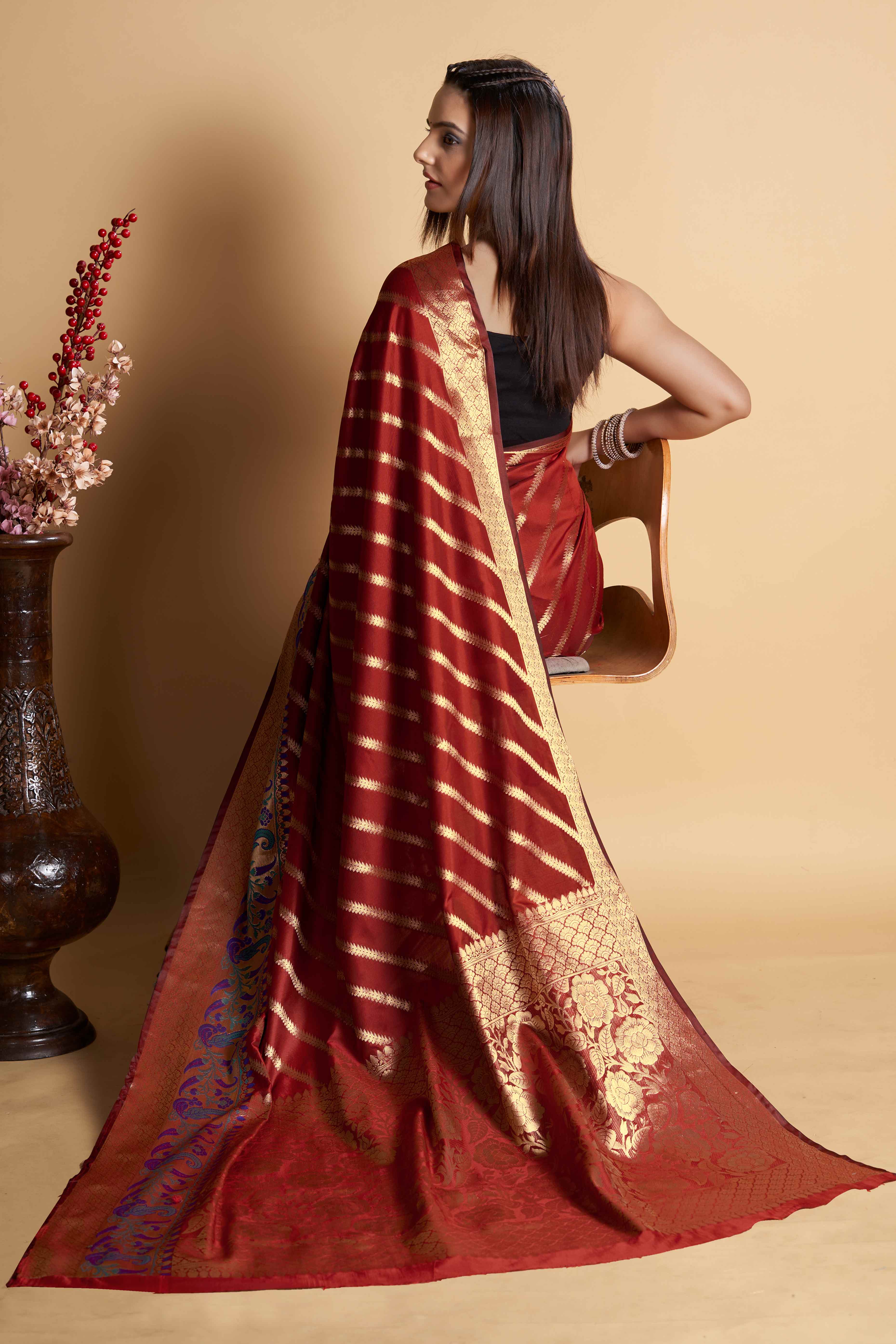 Peachmode Maroon Zari Weaving Banarasi Silk Saree - view 4