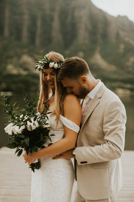fiftyflowers.com Organic Hawaiian Wedding