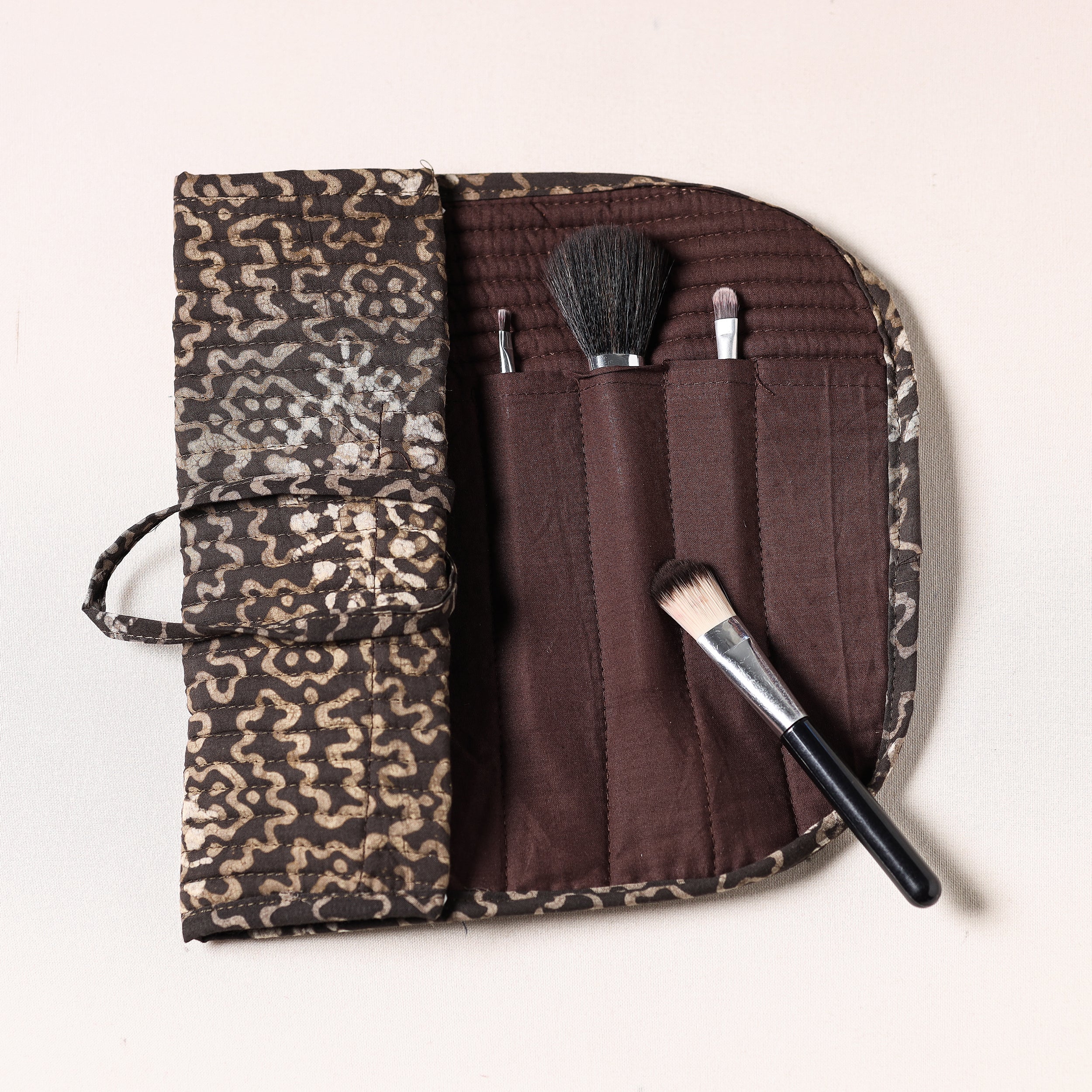 NOORI BAZAR Brown - Bagru Fabric Multipurpose Segmented Make-up Brush Wrap Pouch/Case