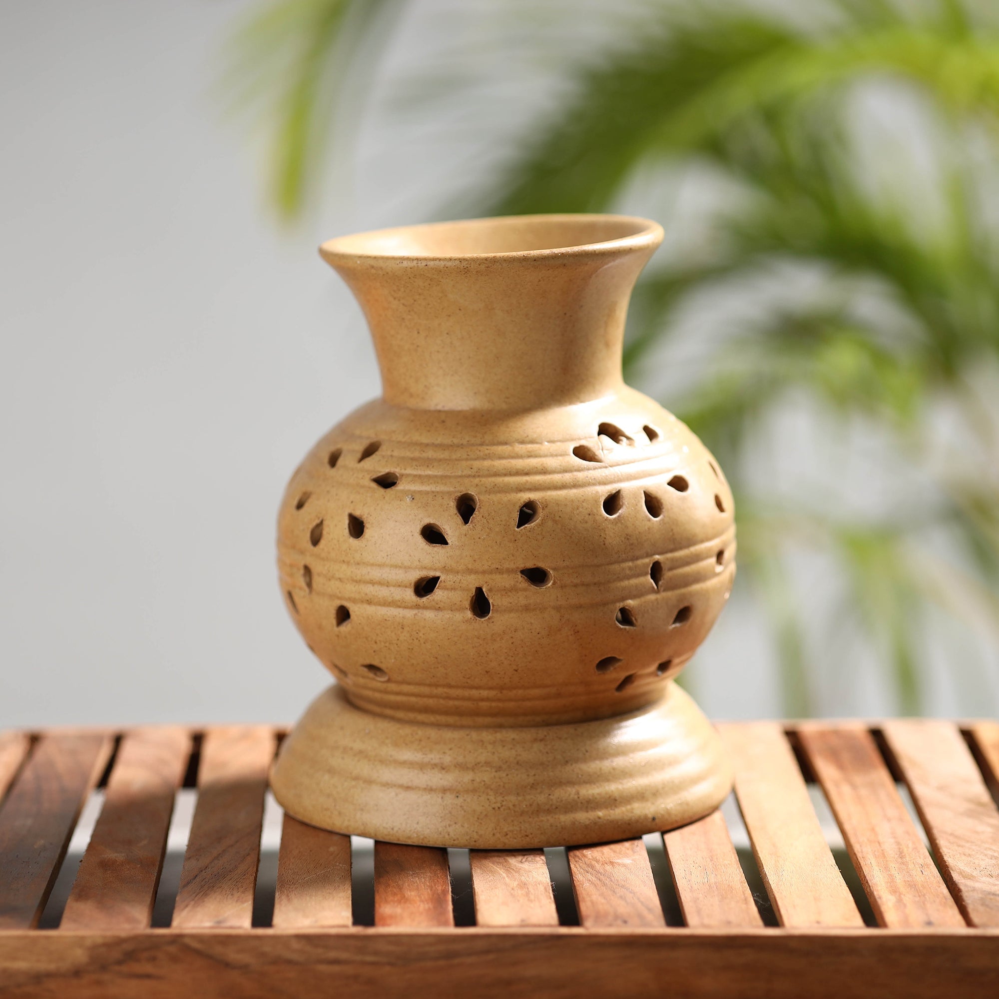 ITOKRI CRAFTS INITIATIVE Handcrafted Ceramic Electrical Aroma Diffuser (7 inches) - view 2