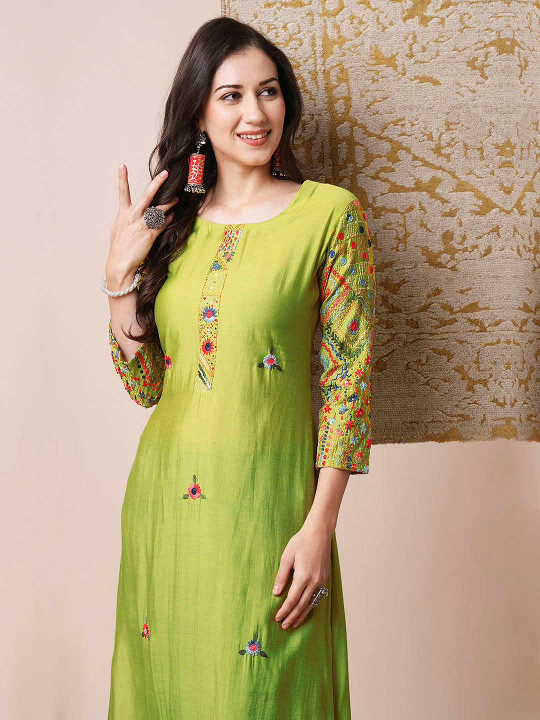 FASHOR Solid Floral Embroidered Straight Fit Kurta - Green