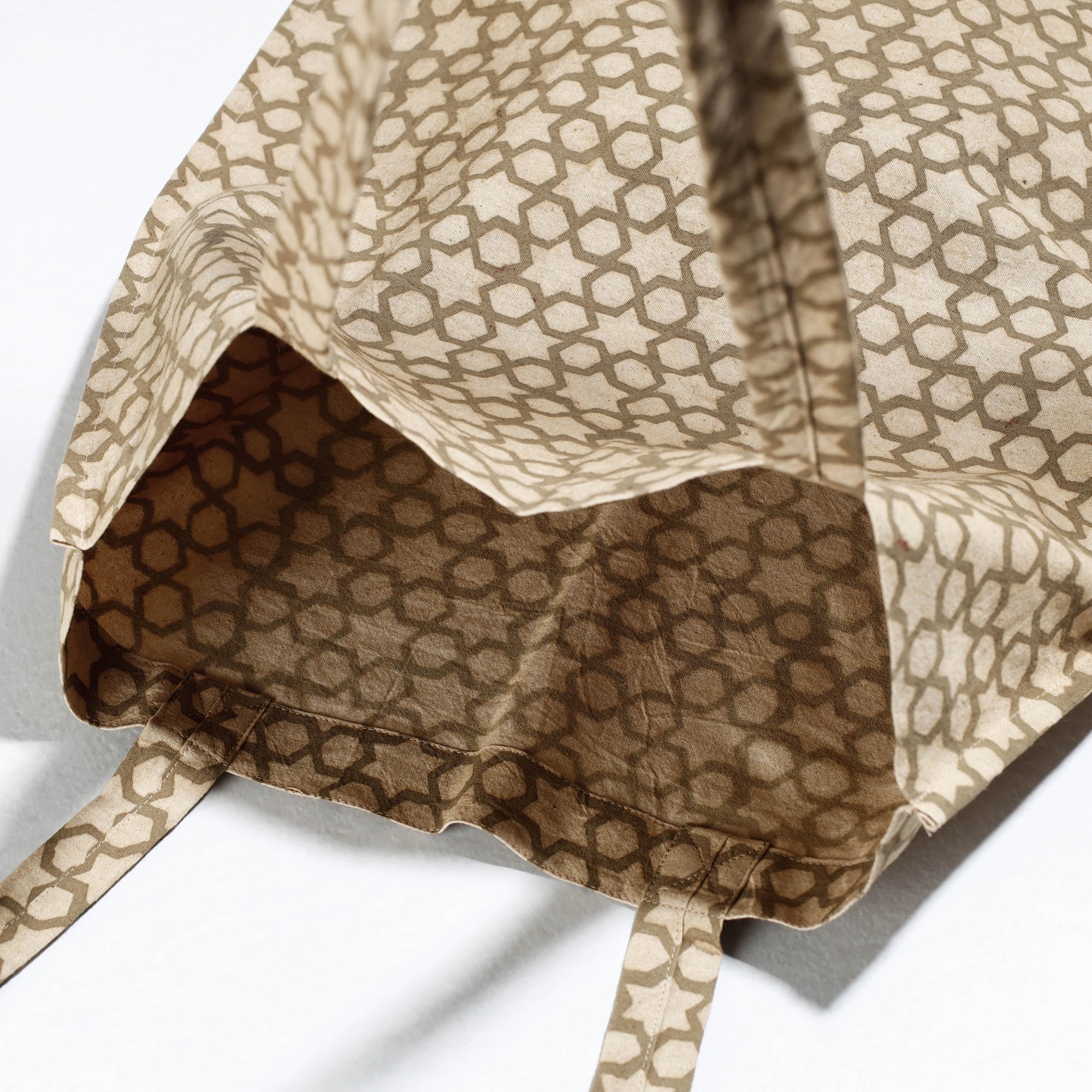 PITCHUKA SRINIVAS KALAMKARI PEDANA Beige - Pedana Kalamkari Block Printed Cotton Shopping Bag - view 3