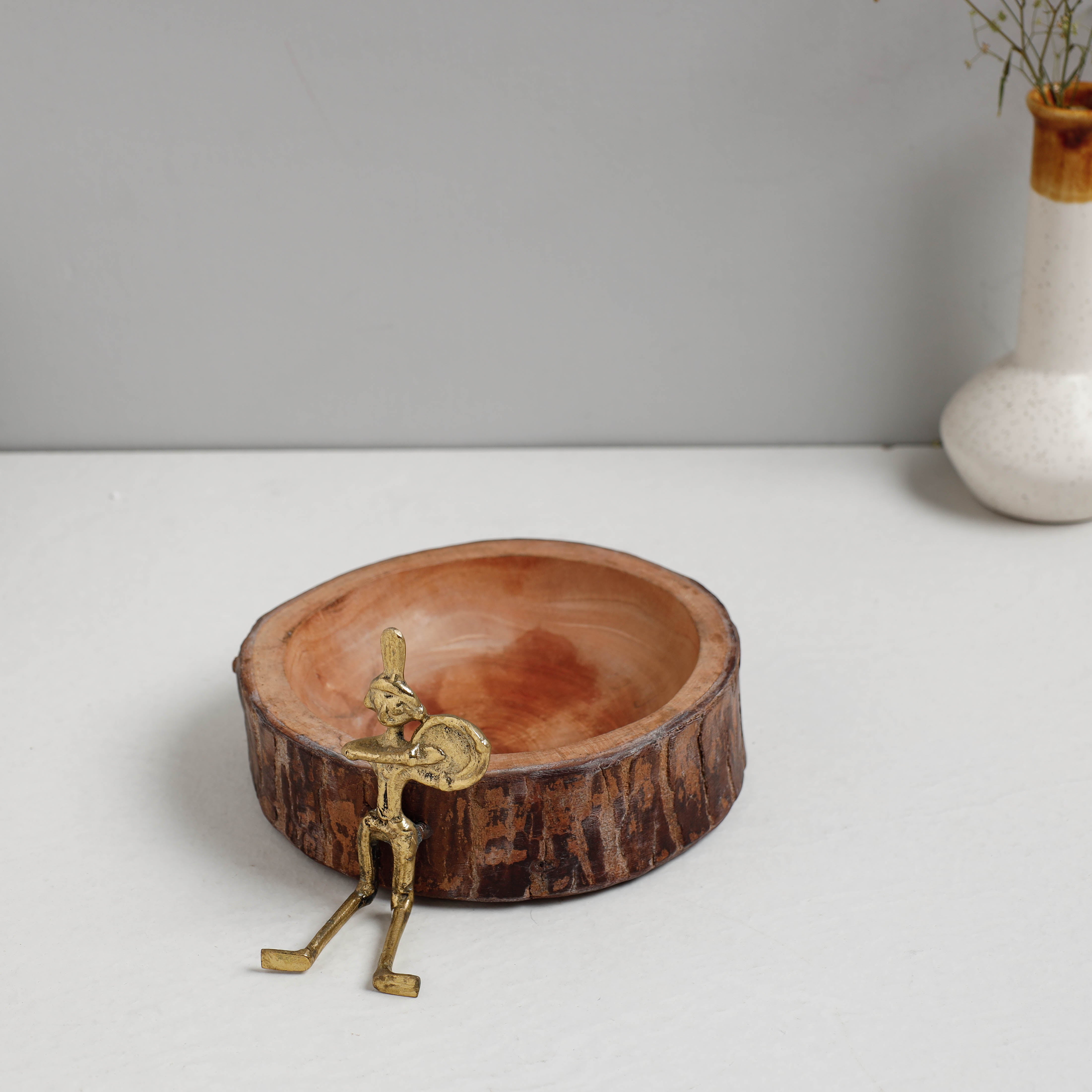 ITOKRI CRAFTS INITIATIVE Brown - Hand Carved Natural Mahogany Wooden Bowl with Dokra Handle (6 x 5 in)