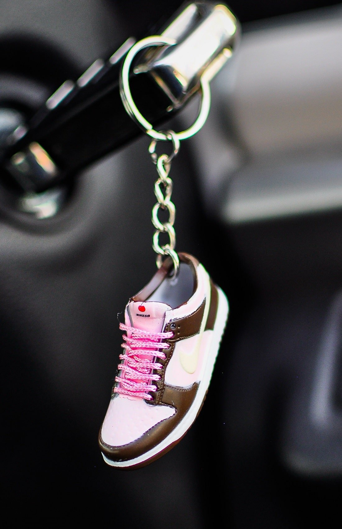 Kicks Machine 3D Sneaker Keychain Dunk Low Stussy