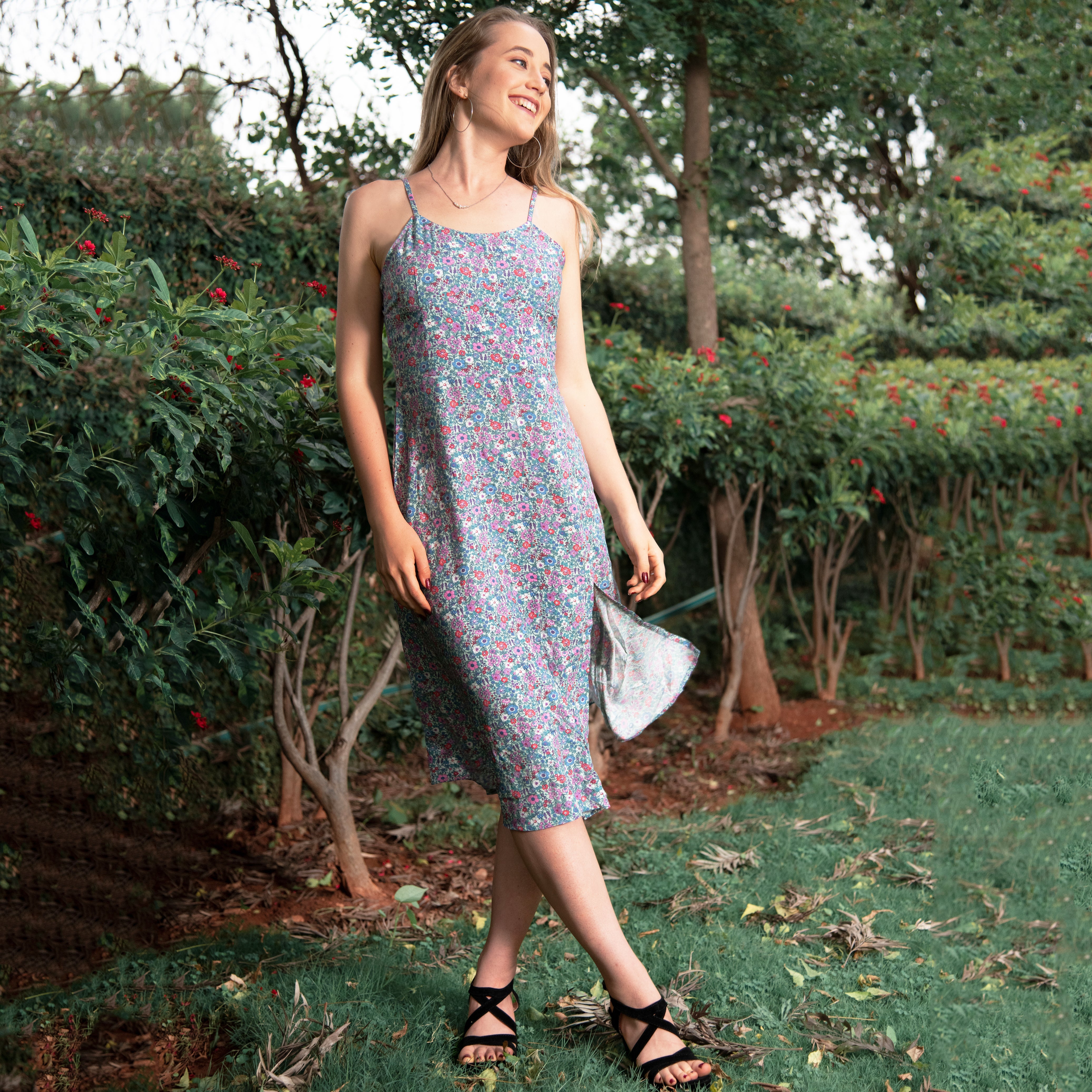 Cottage Core Midi Dress – Blue - view 4