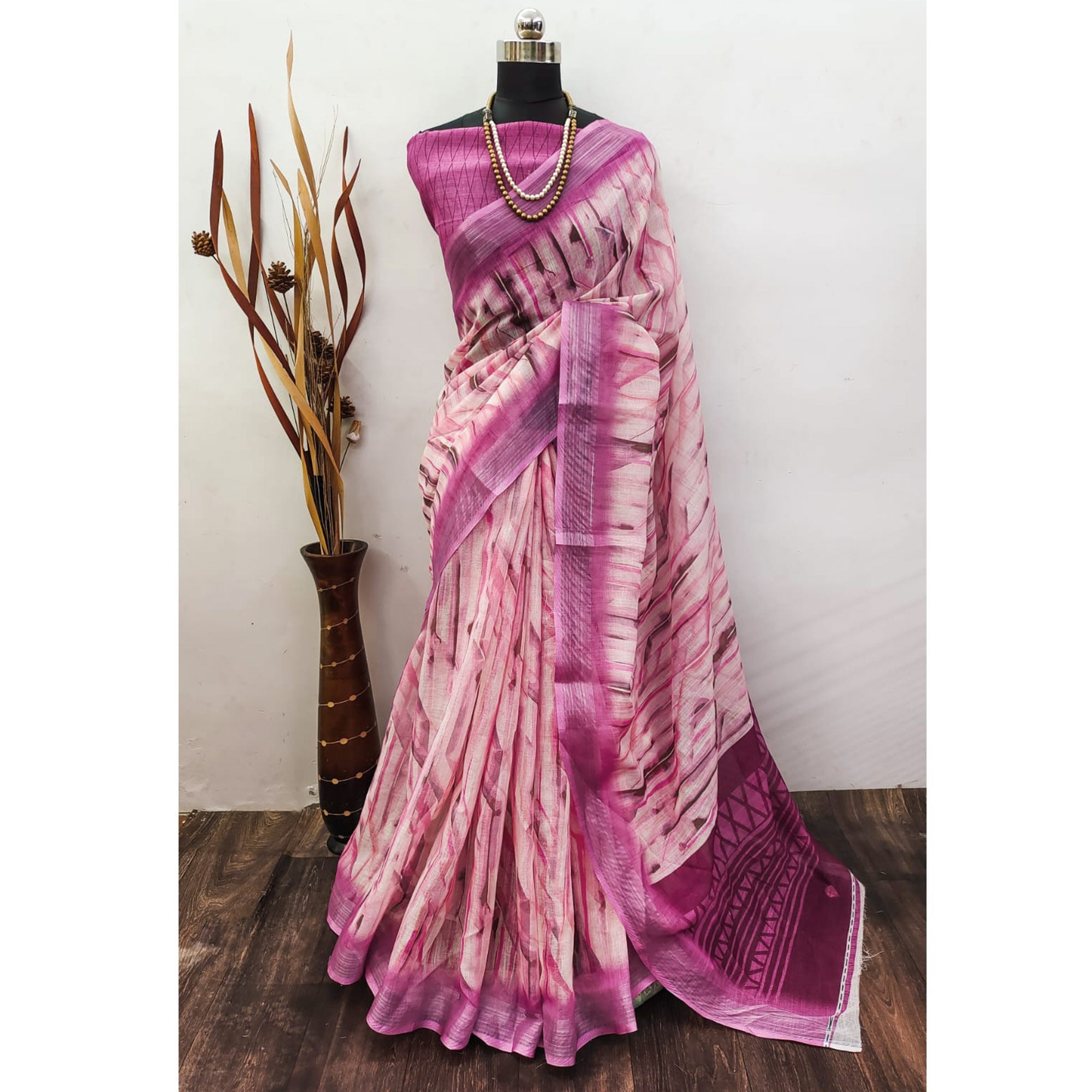Peachmode Magenta Abstract Digital Printed Linen Saree with Zari Border - view 3