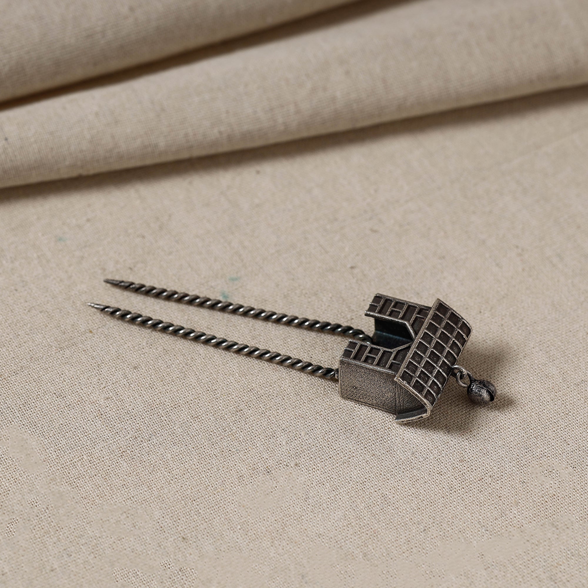 WHITE RIVER STORIES Antique Silver Finish Oxidised Brass Base juda Pin - view 3