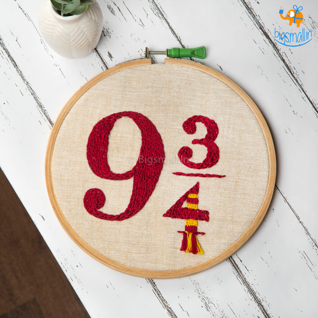Hoop-Broideries Harry Potter 9 3/4 Embroidery Hoop Art - view 7
