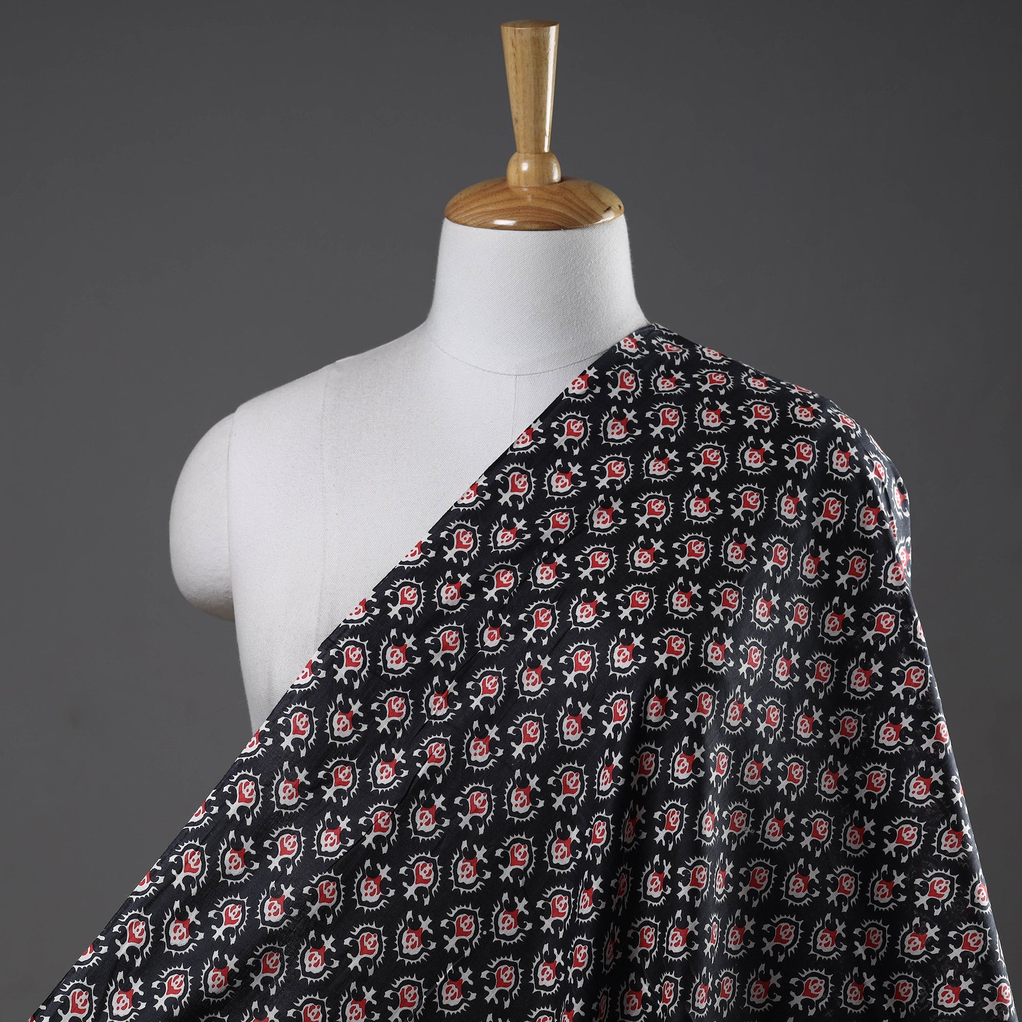 HAVELI CHRONICLES Black Floret Jaipur Print Cotton Fabric