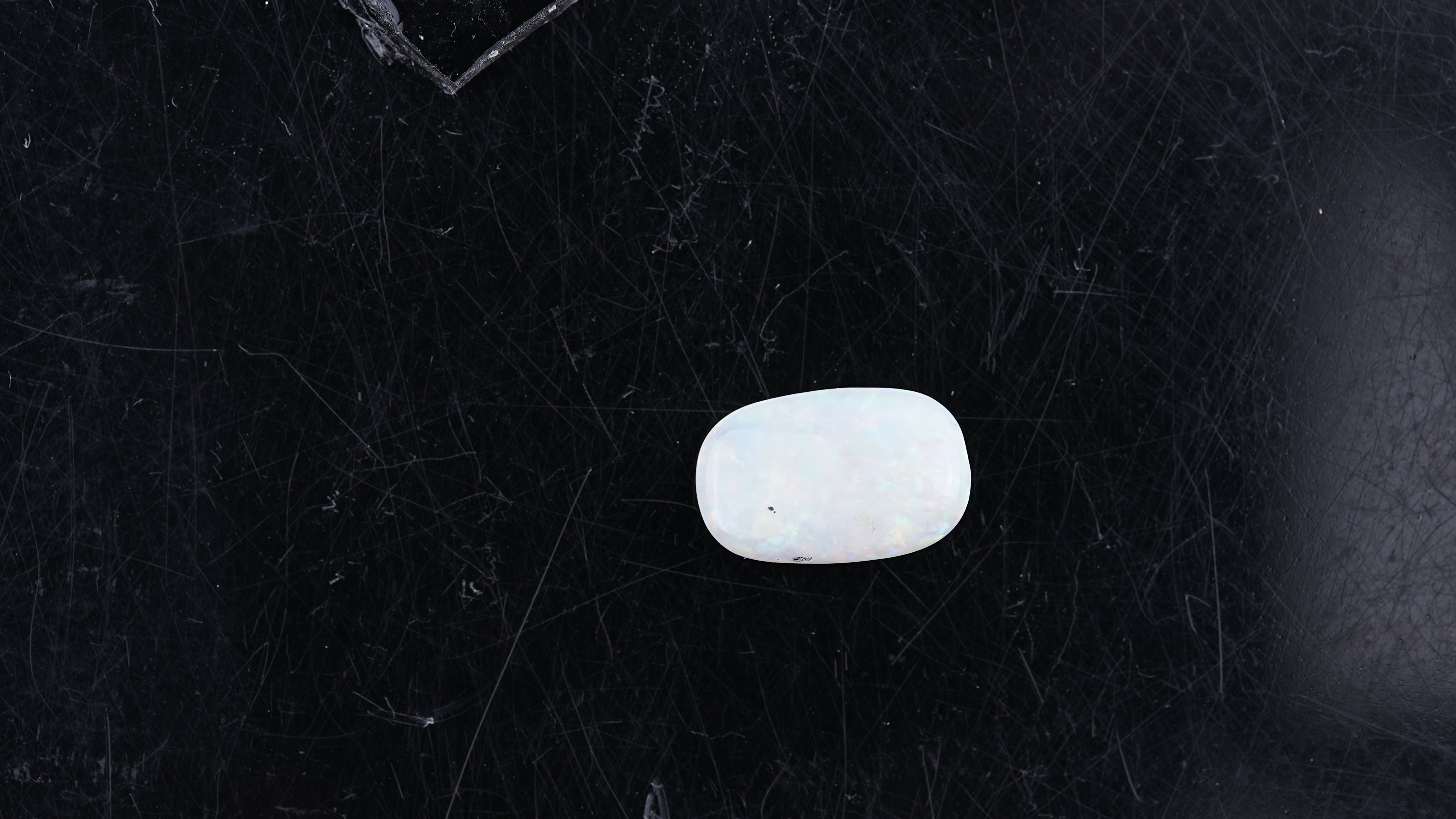 Gemsmantra Opal with Fire - 3.39 Carats (3.729 Ratti) - view 2