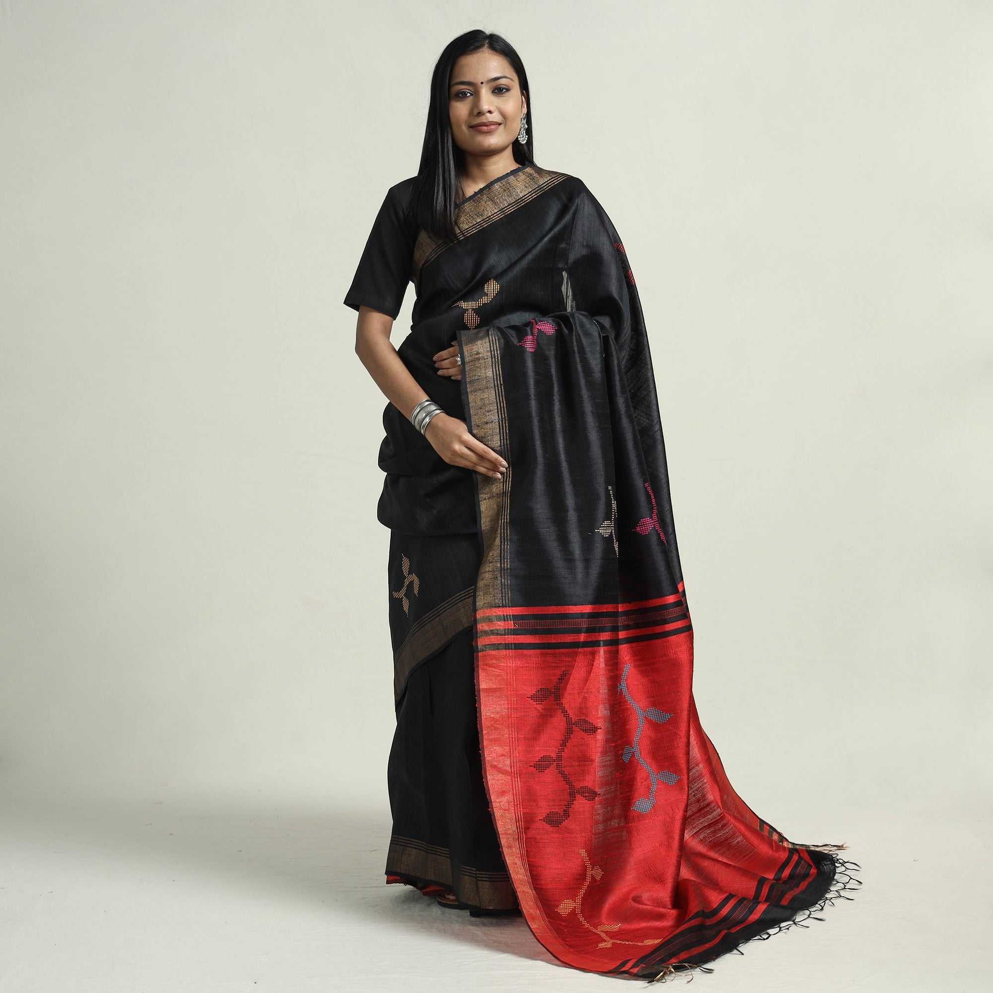 ITOKRI CRAFTS INITIATIVE Black - Bhagalpuri Pure Desi Tussar Silk Handloom Saree with Zari Border