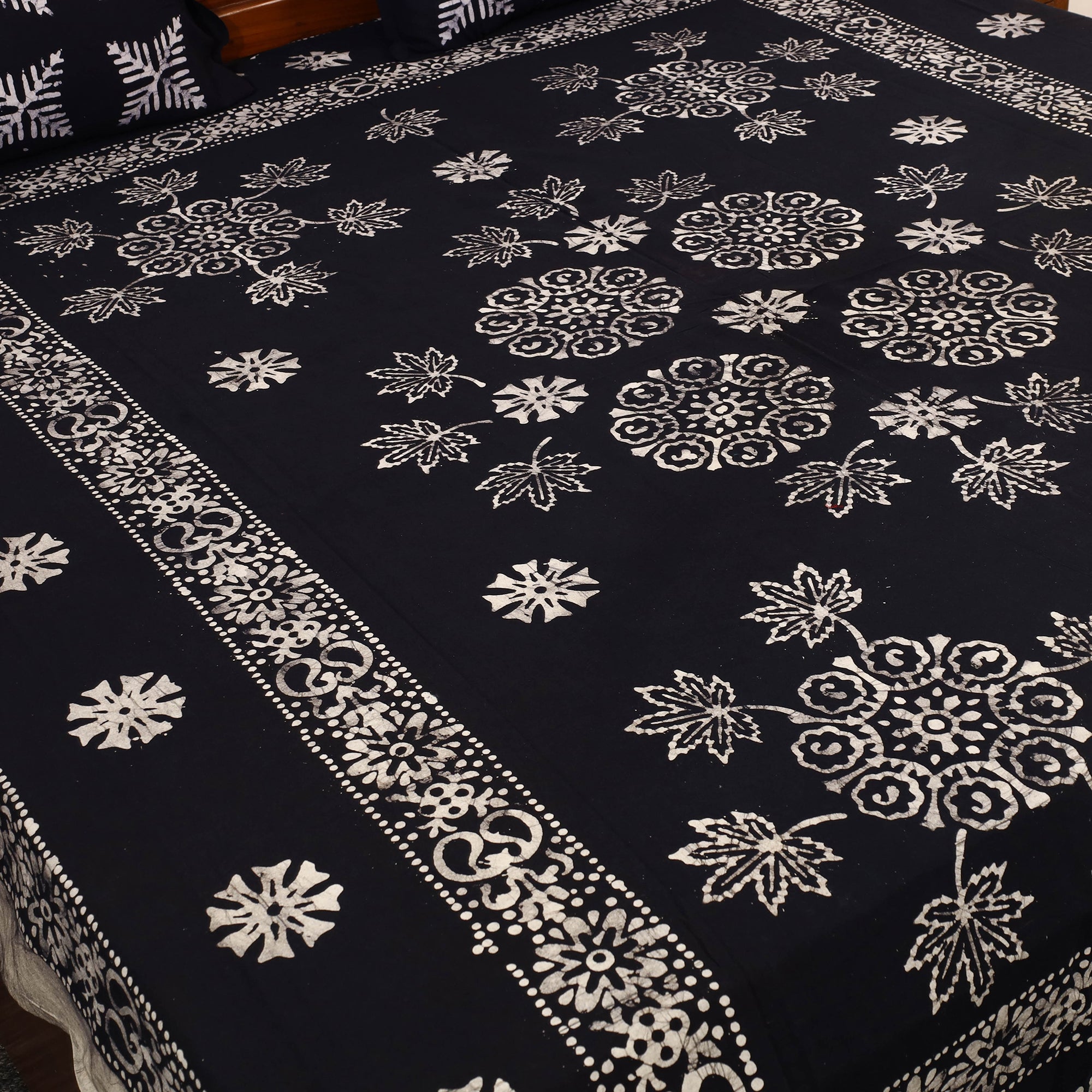BATIK BY MD. SHARIFF Black - Cotton Double Hand Batik Print Bed Sheet Set 28 - view 2