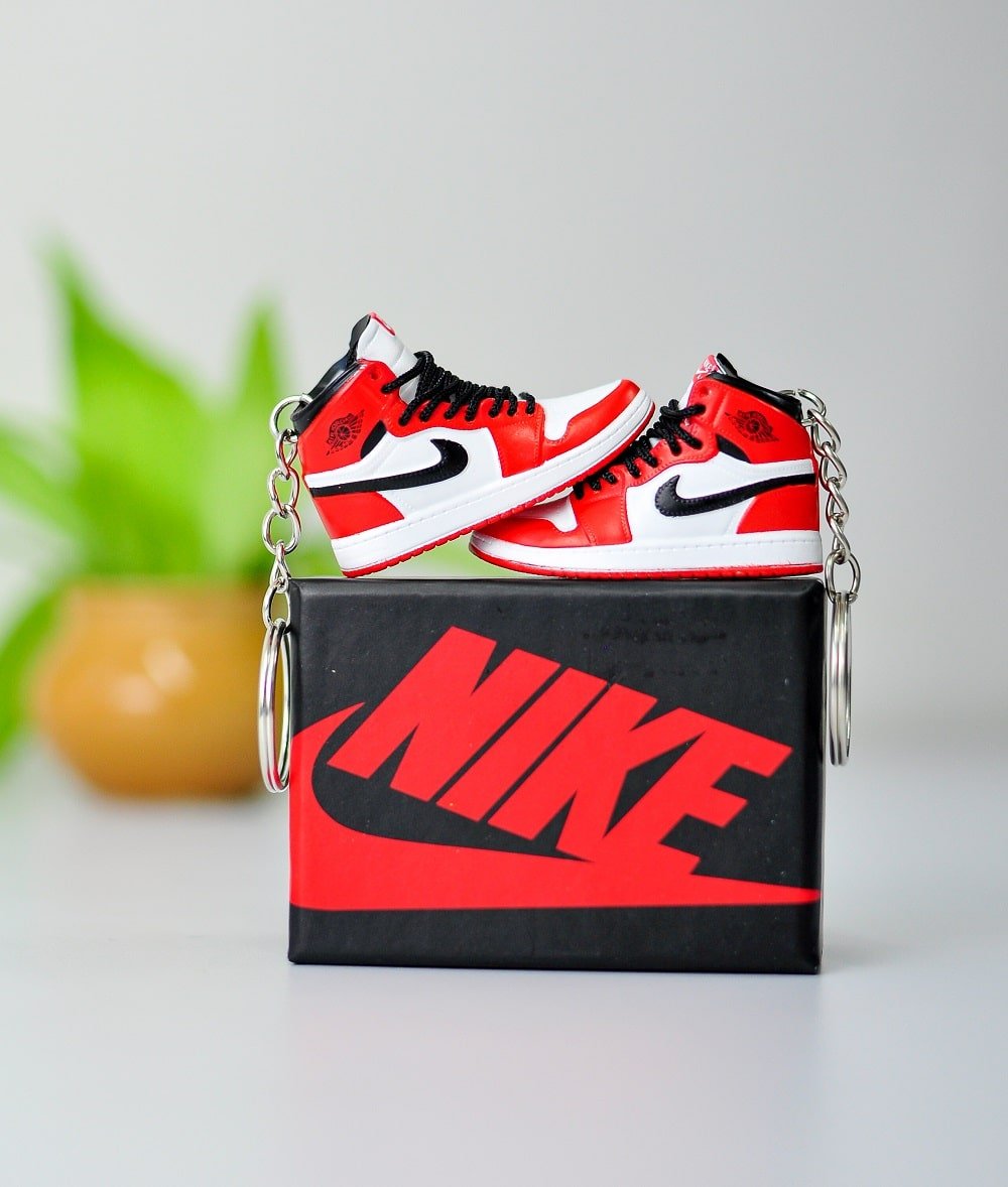 Kicks Machine 3D Sneaker Keychain With Box - AJ1 Chicago