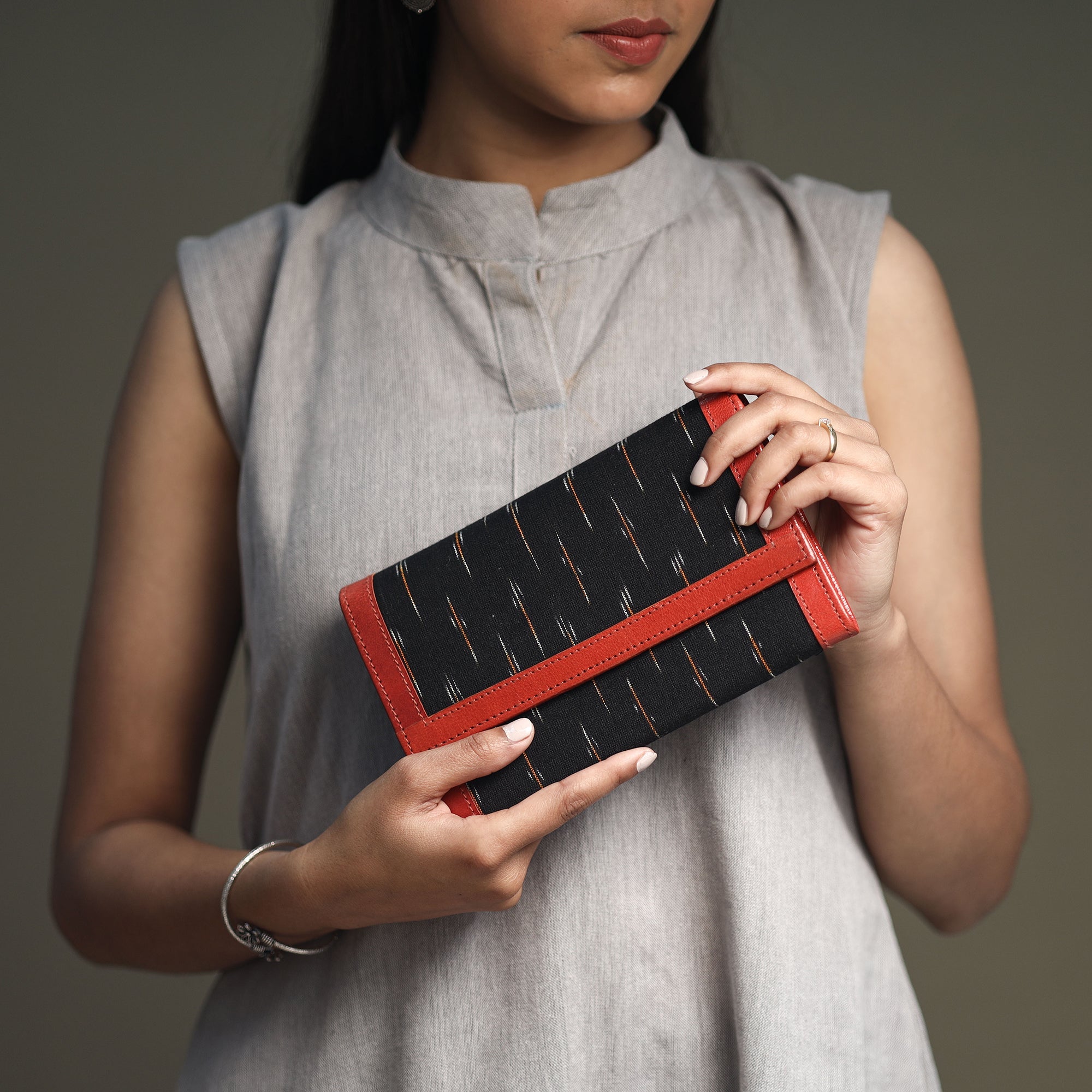 ASALKAAR Black - Handcrafted Ikat Weave Leather Wallet