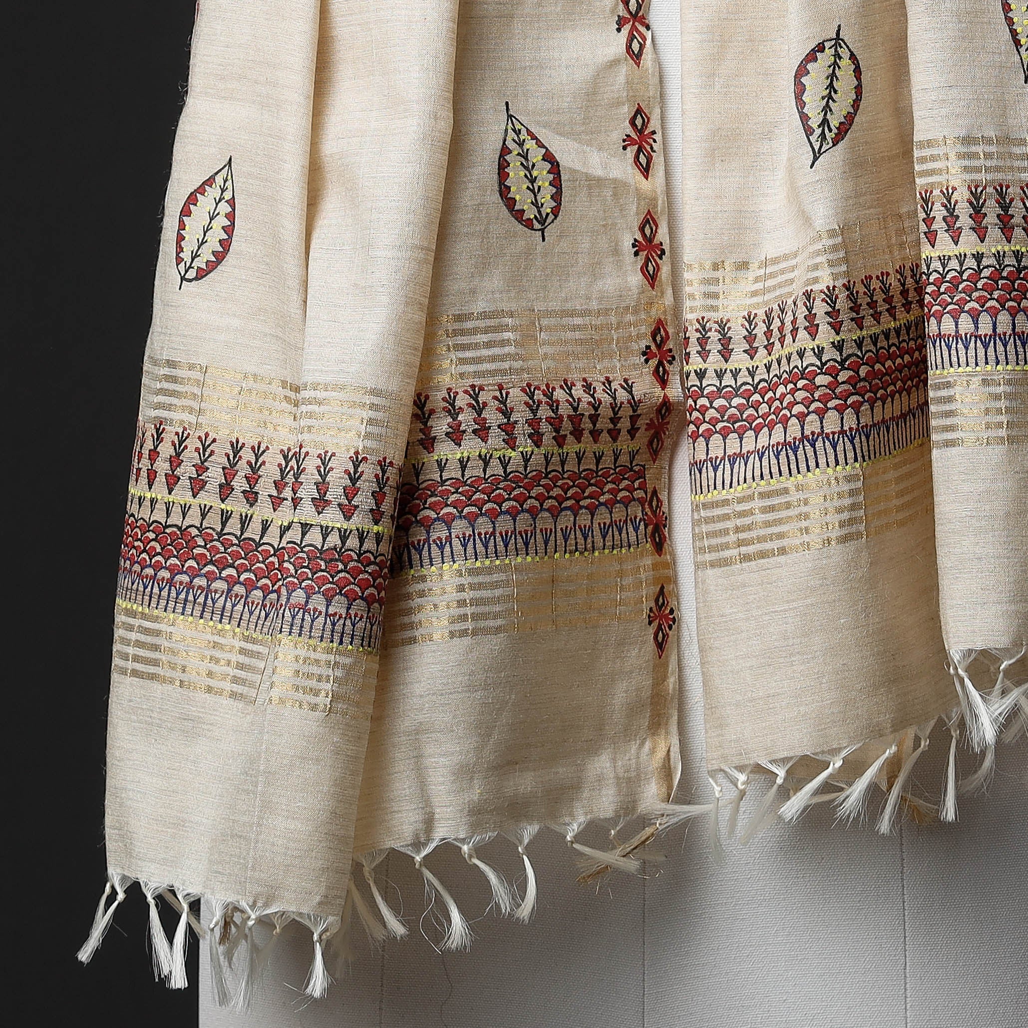 CHHATTISGARH HASTSHILP VIKAS BOARD Beige - Traditional Godana Handpainted Spun Silk Handloom Stole - view 3