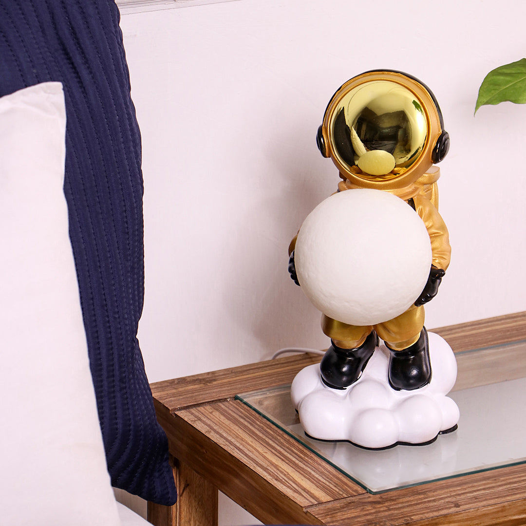 Kush Trading Astronaut Moon Lamp - view 5