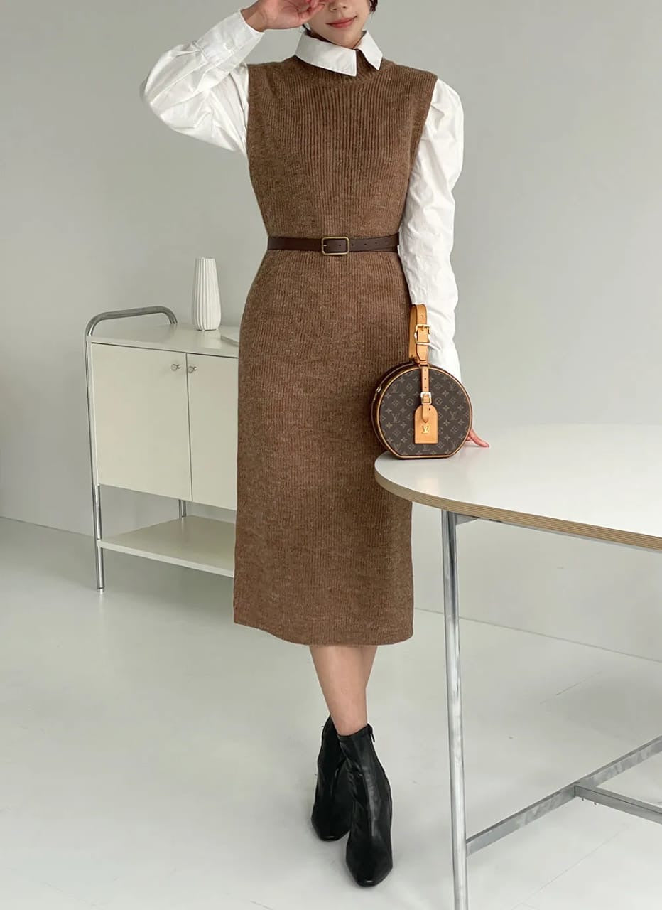 Alamode By Akanksha Rida Premium Winter Coord Set- Top with Dress and Belt - view 5