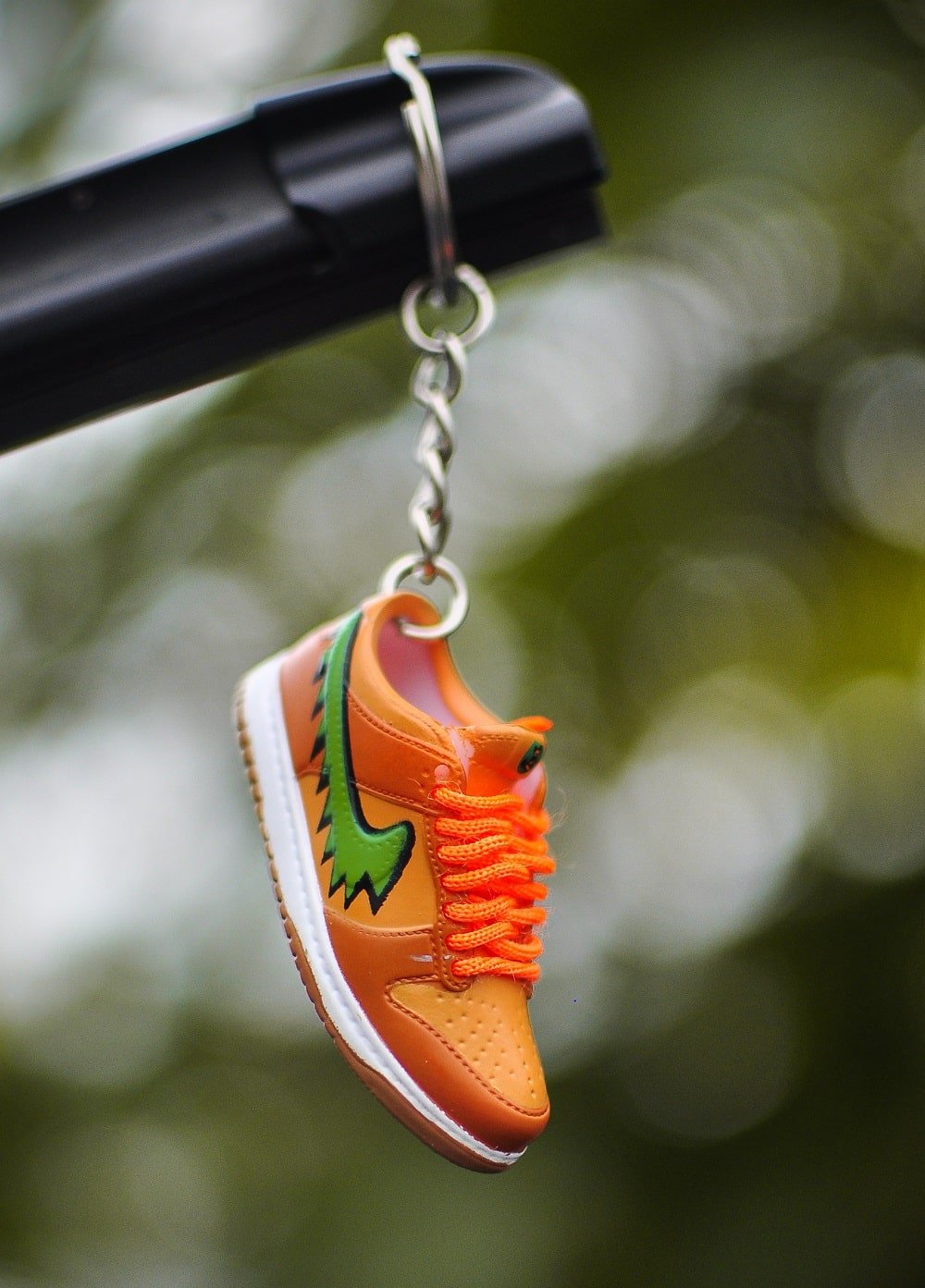 Kicks Machine 3D Sneaker Keychain SB Dunk Grateful Dead Orange - view 2