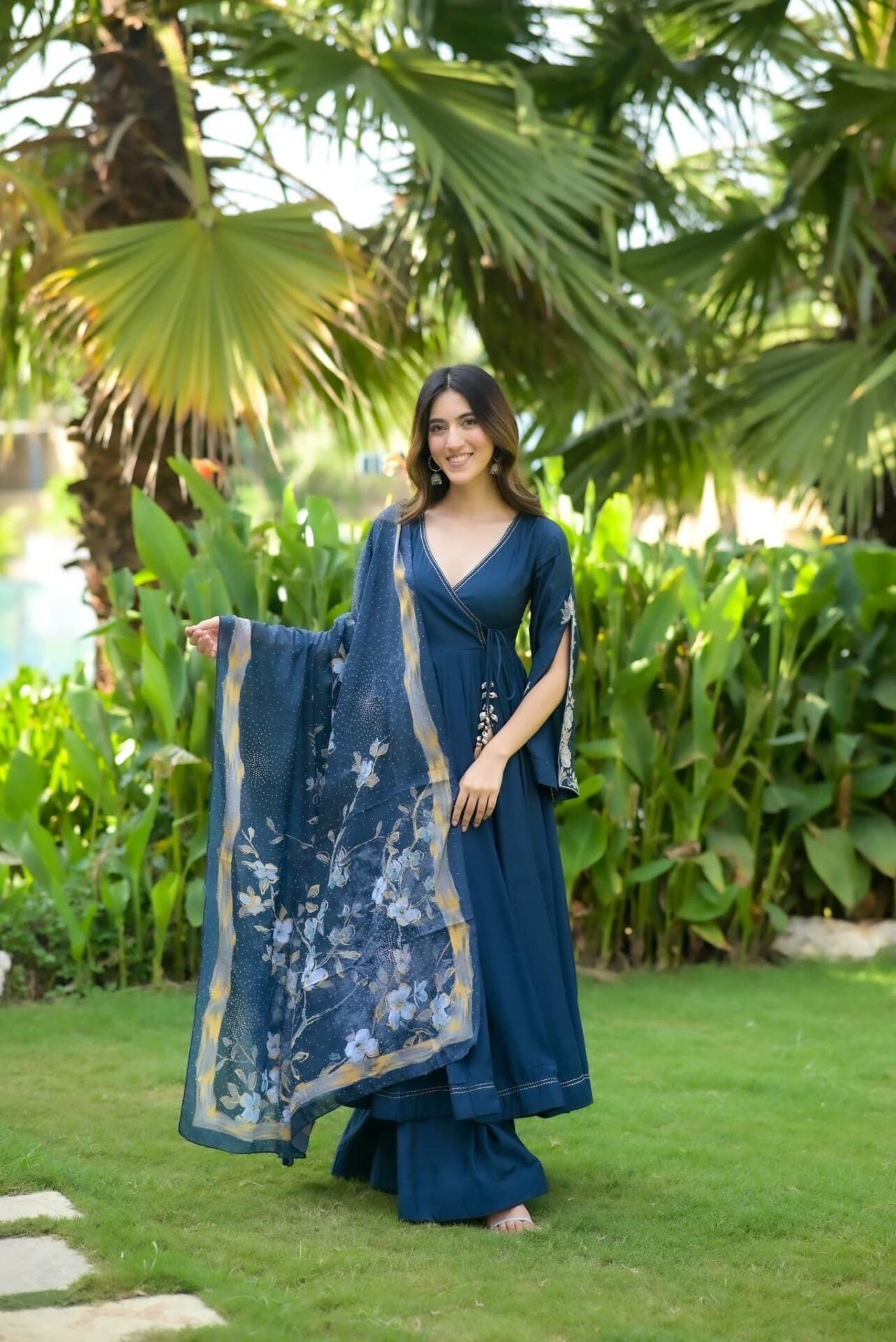 Idaho-o Tanvi blue muslin suit set - view 2