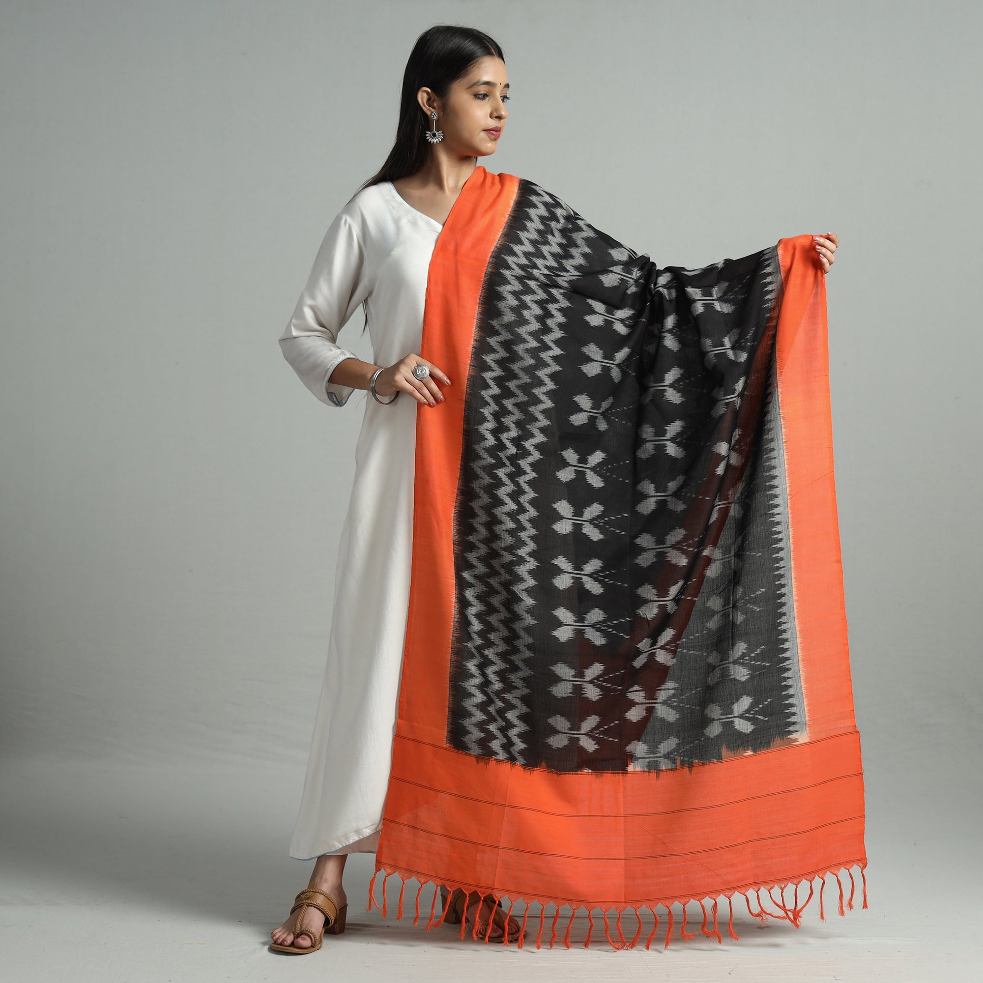 IKAT WEAVES BY EDEM CHANDANA Black - Pochampally Ikat Handloom Cotton Dupatta with Tassels 15