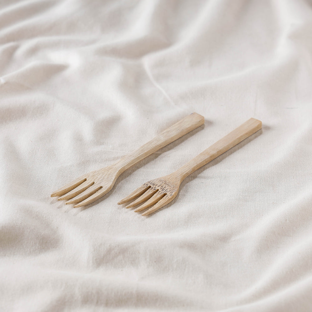 ITOKRI CRAFTS INITIATIVE Beige - Handcrafted Wooden Fork (Set of 2)