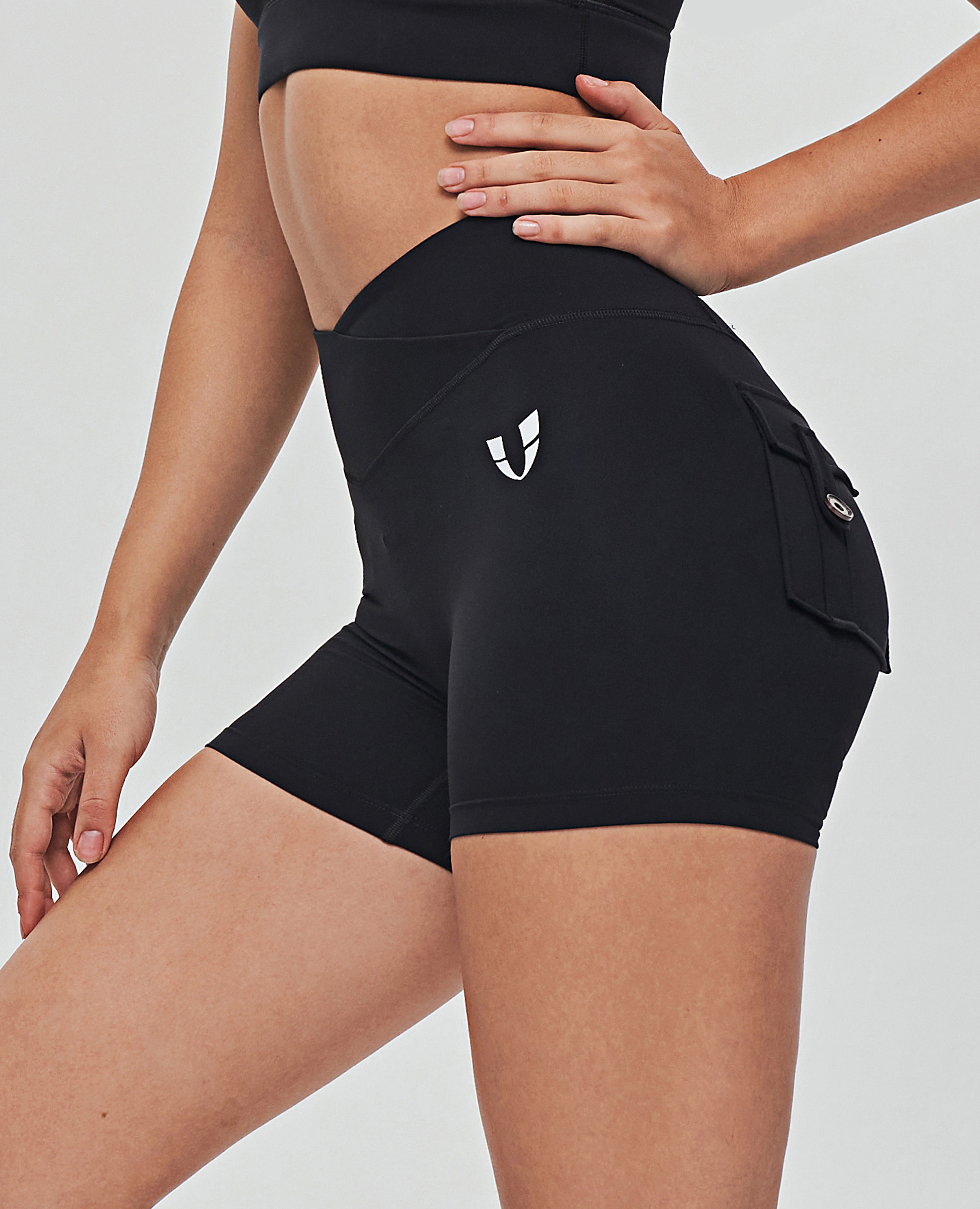 FIRM ABS V-waist Cargo Shorts - Black
