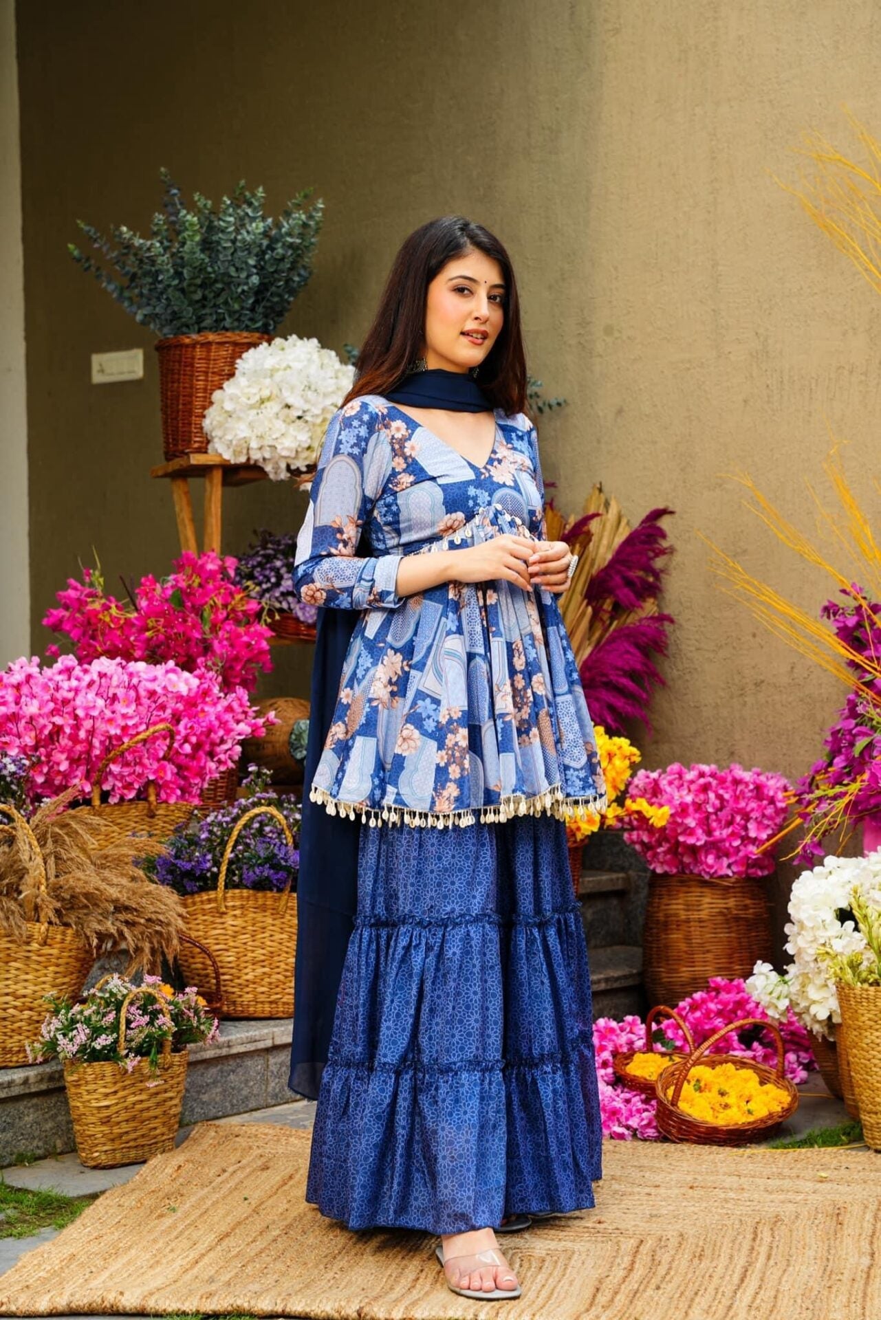 Idaho-o Sakshi chinon sharara set