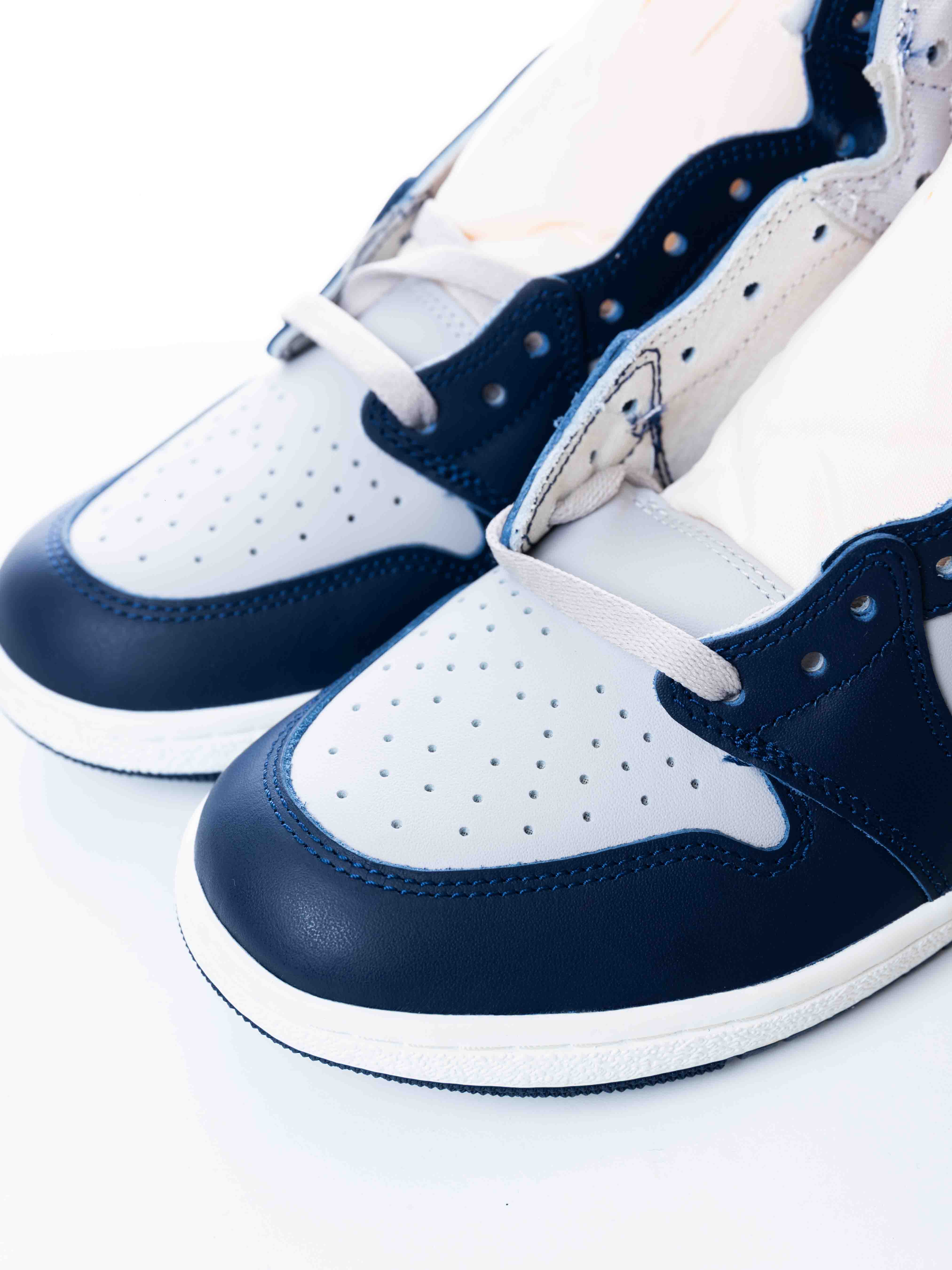 Nike Air Jordan 1 Retro High 85 Georgetown - view 2