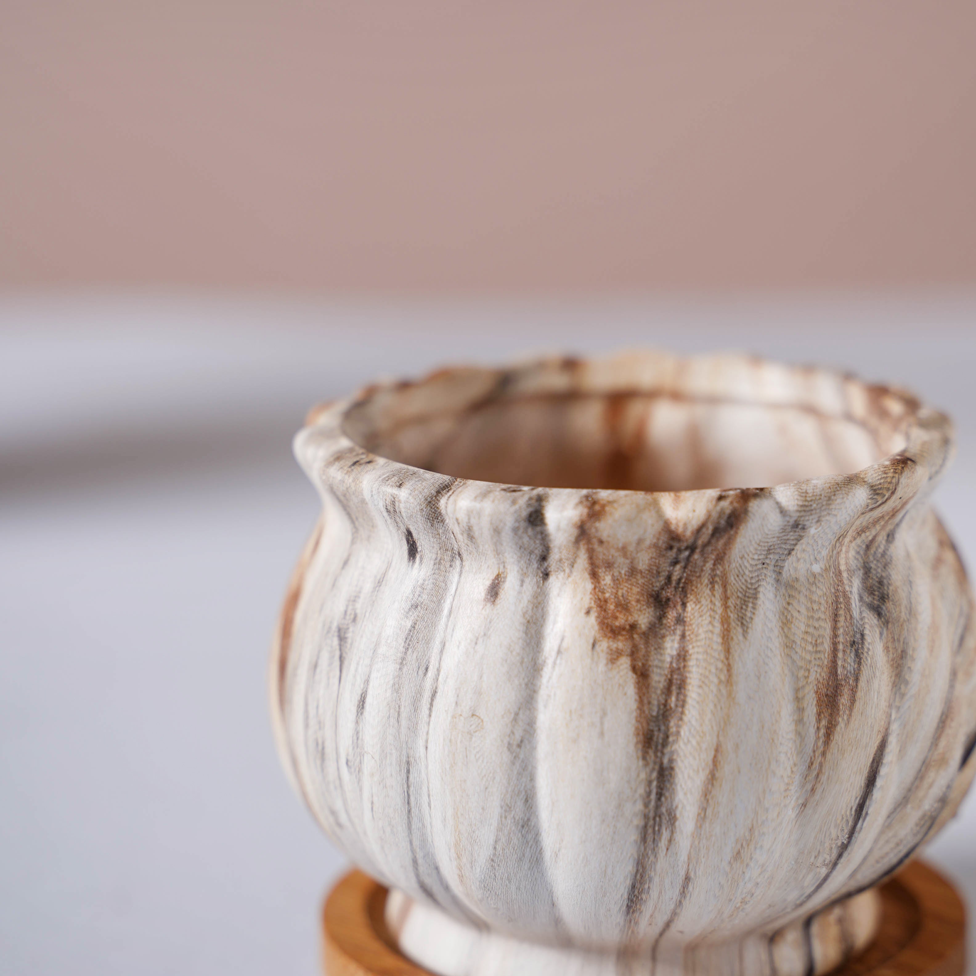 Nestasia Cinzia Marble Patterned Planter With Coaster - view 12