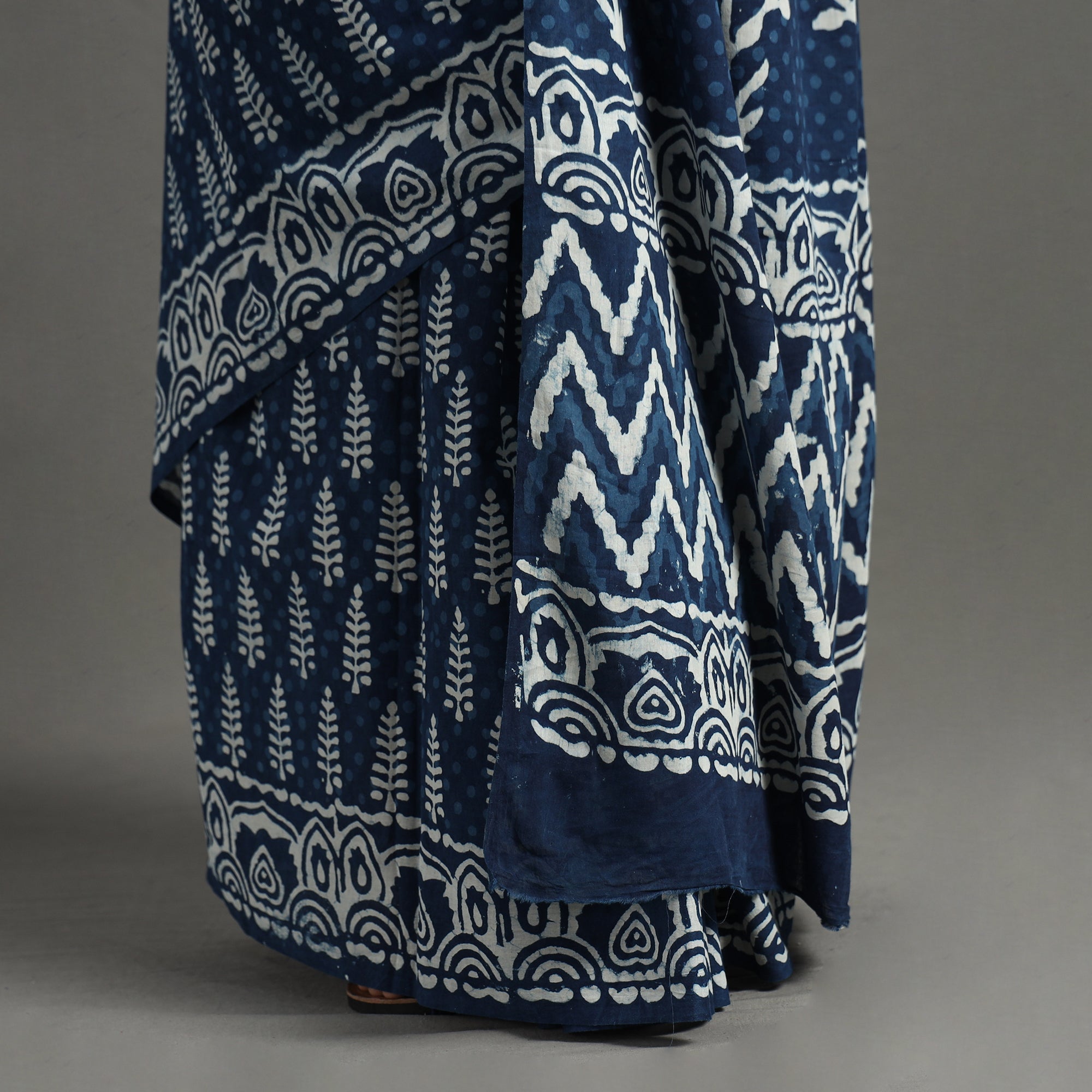 HAVELI CHRONICLES Blue - Bagru Hand Block Printed Mul Cotton Natural Dyed Saree 14 - view 6
