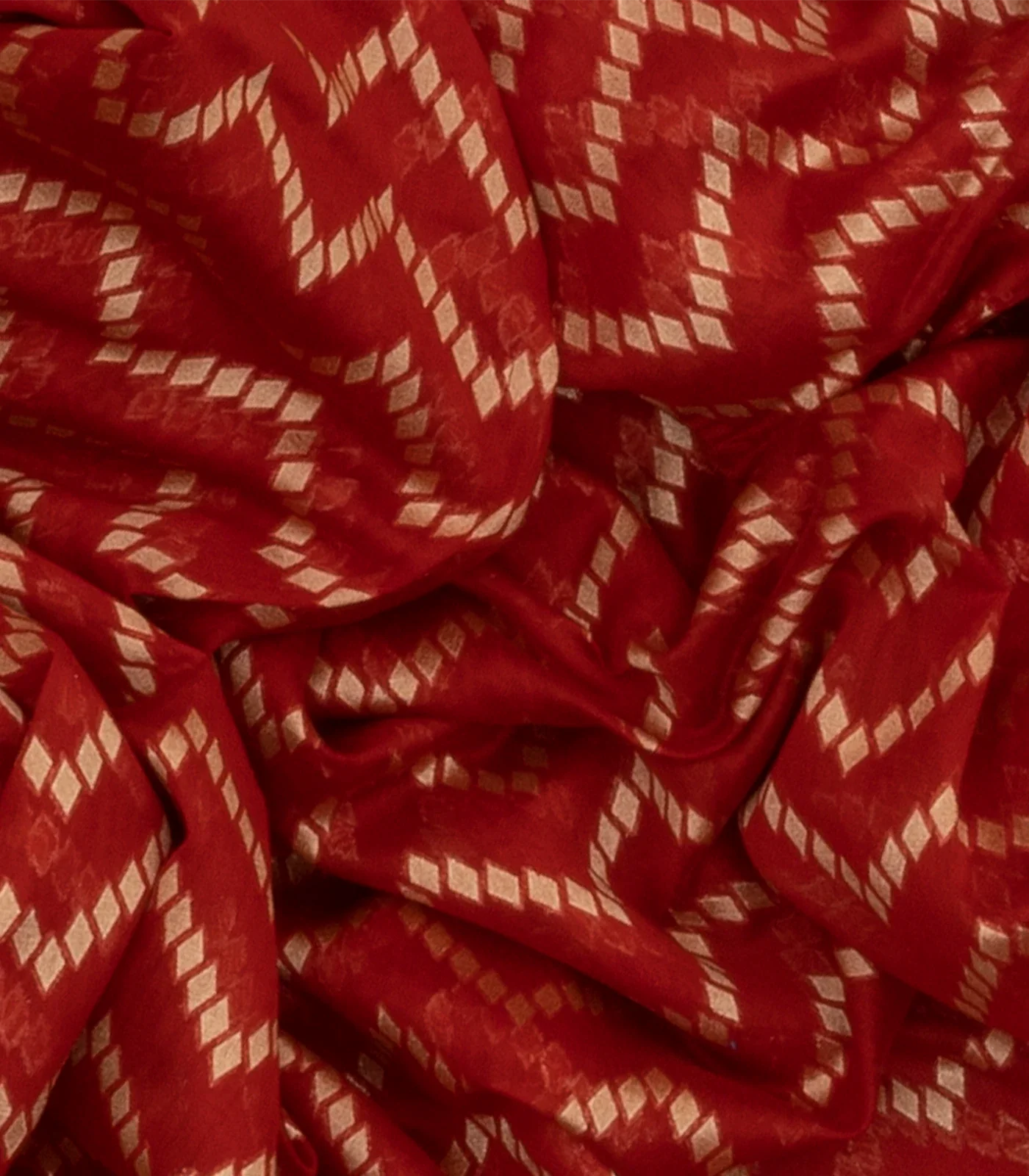 RmKV Red Handloom Banarasi Silk Cotton Saree With Chevron Motifs-Red - view 3