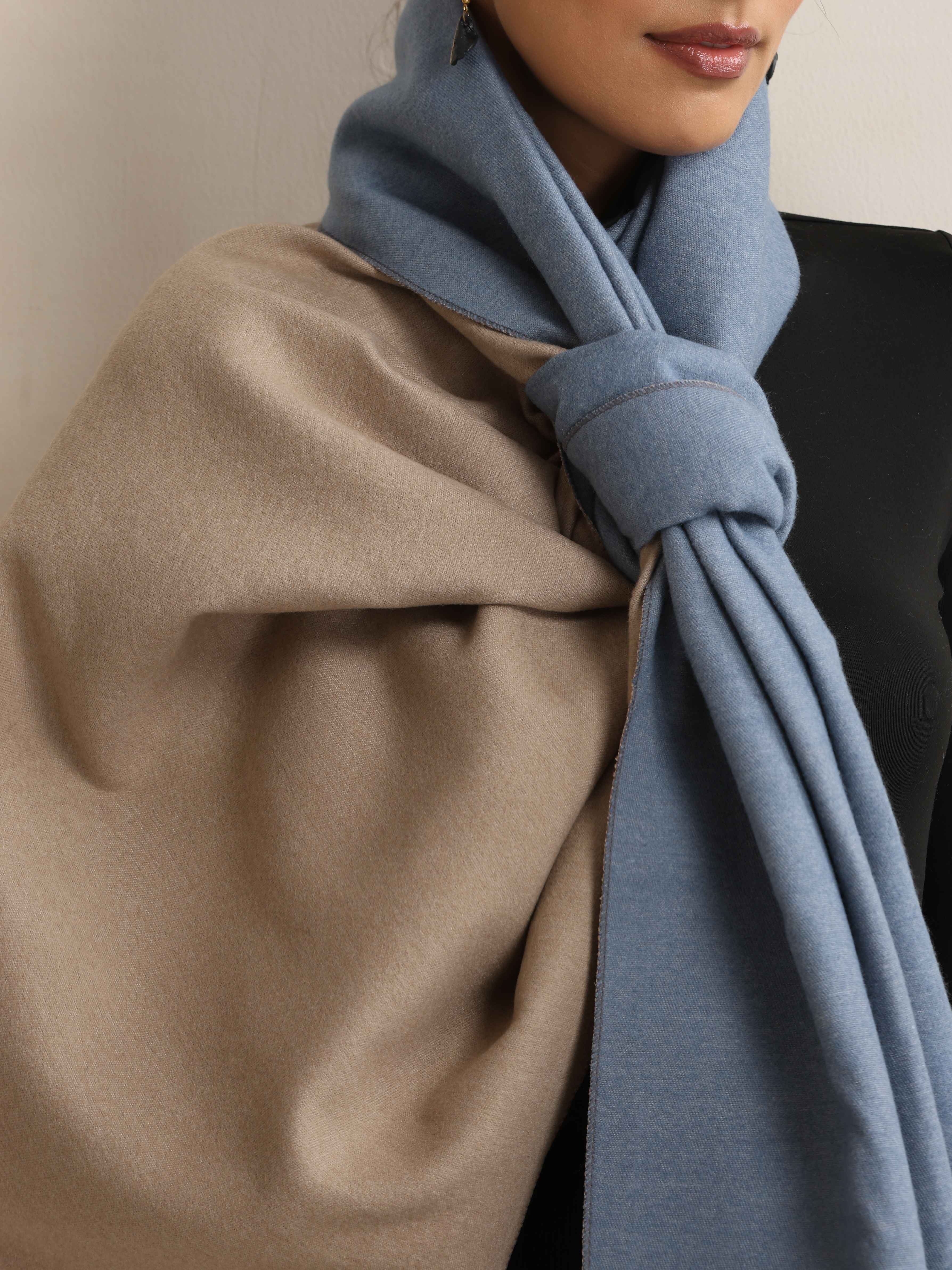 trueBrowns Blue Reversible Woollen Stole - view 4