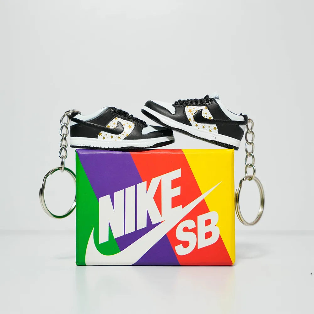 Kicks Machine 3D Sneaker Keychain With Box - Nike Dunk low Supreme Panda