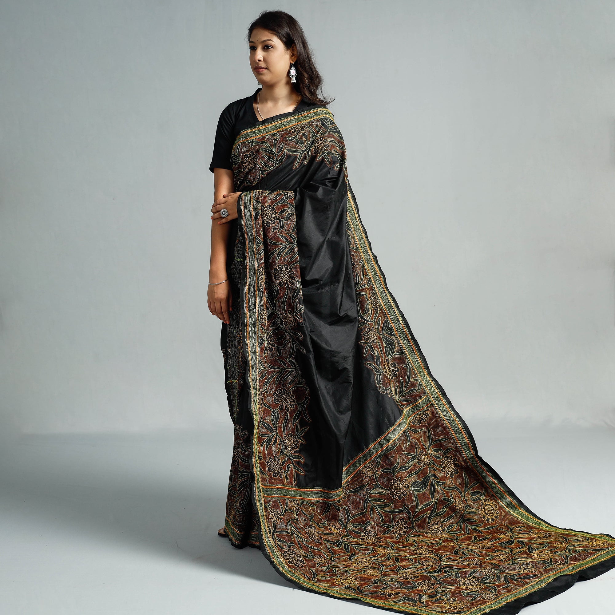 KHUSHBASH - HAPPY LOOM OF EAST Black - Bengal Kantha Embroidery Bangalore Silk Handloom Saree
